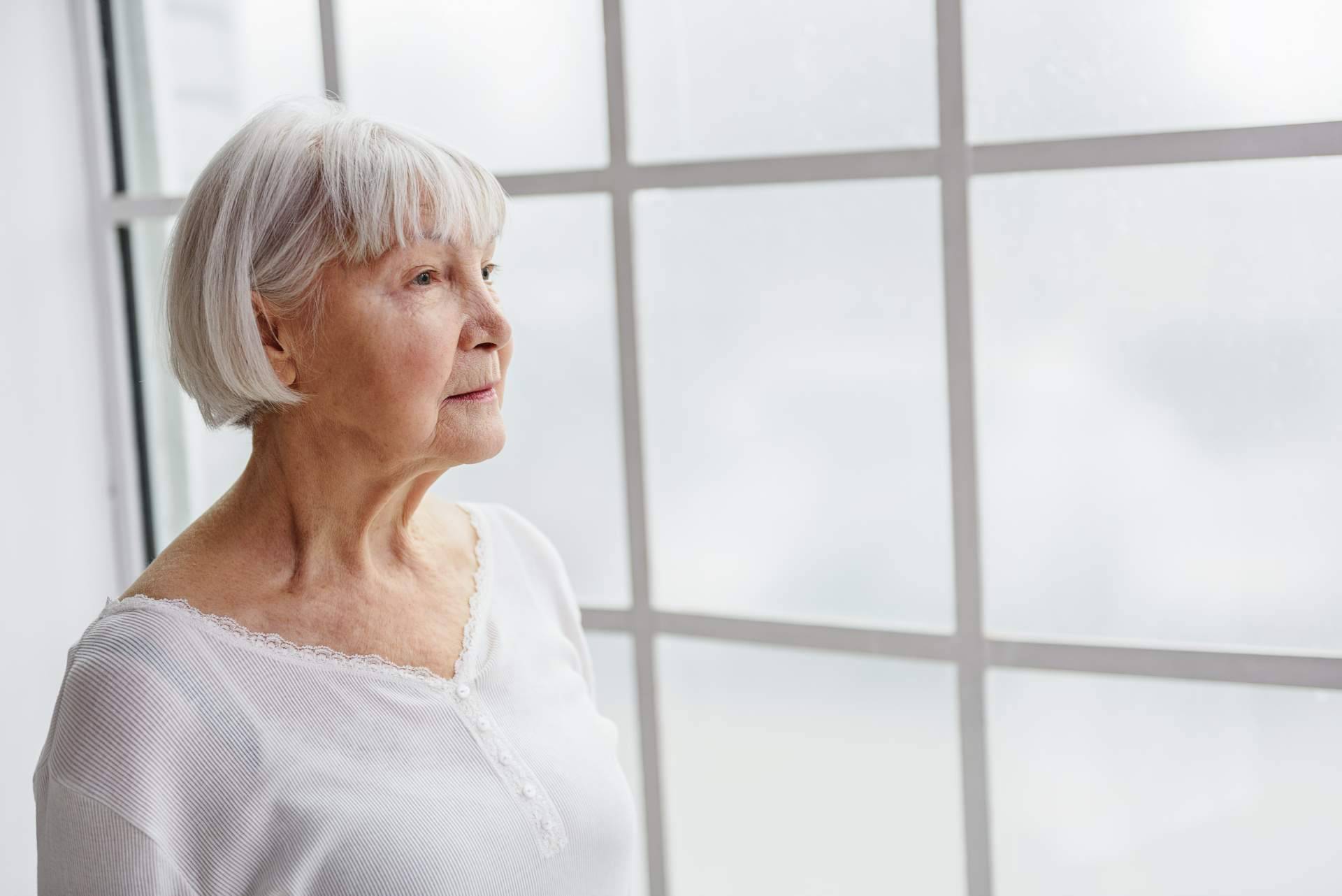 Para personas con Alzheimer o demencia, Tracmi ofrece su reloj localizador
