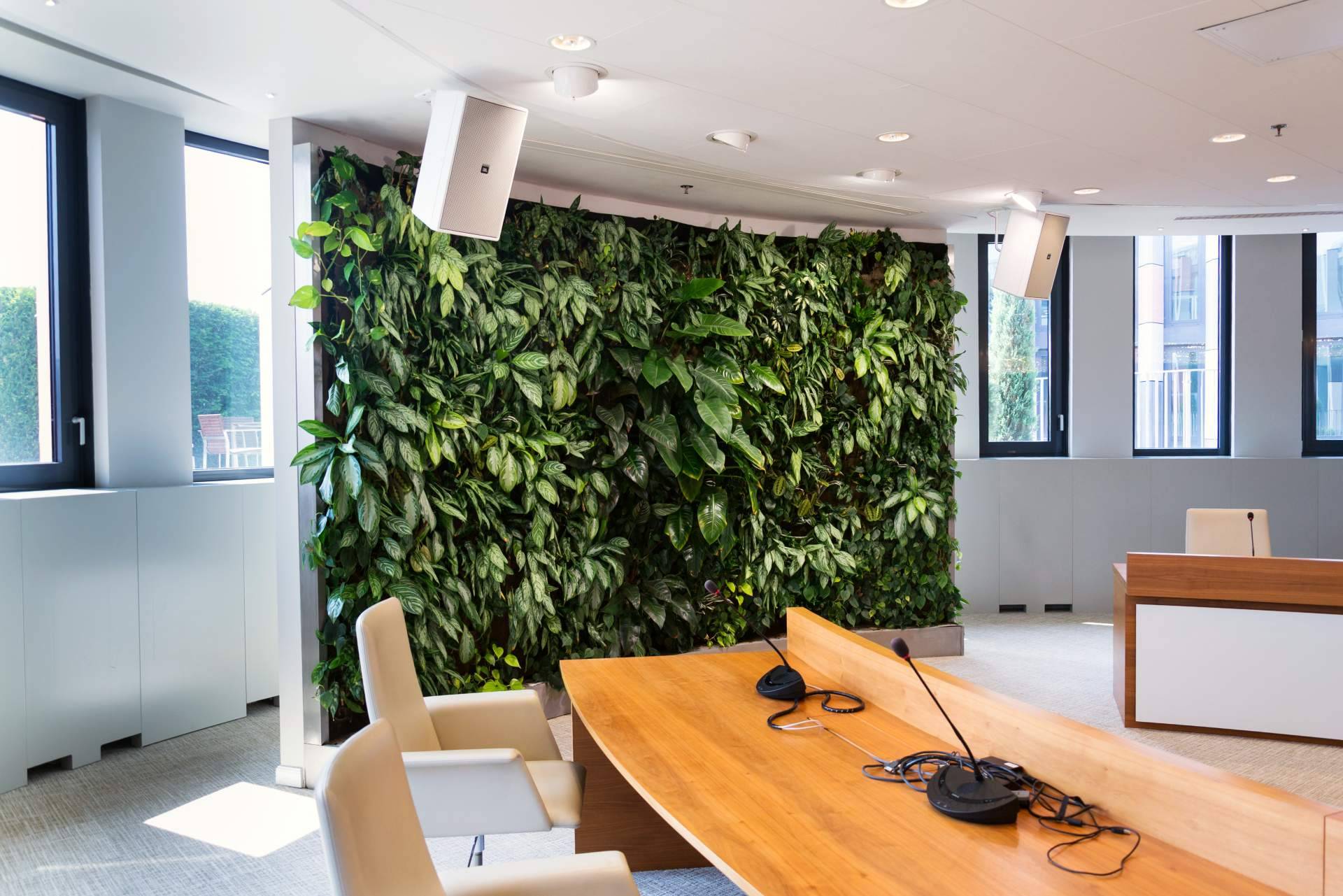 Los jardines verticales artificiales de JardinVertical.es en hoteles son una experiencia única para los huéspedes
