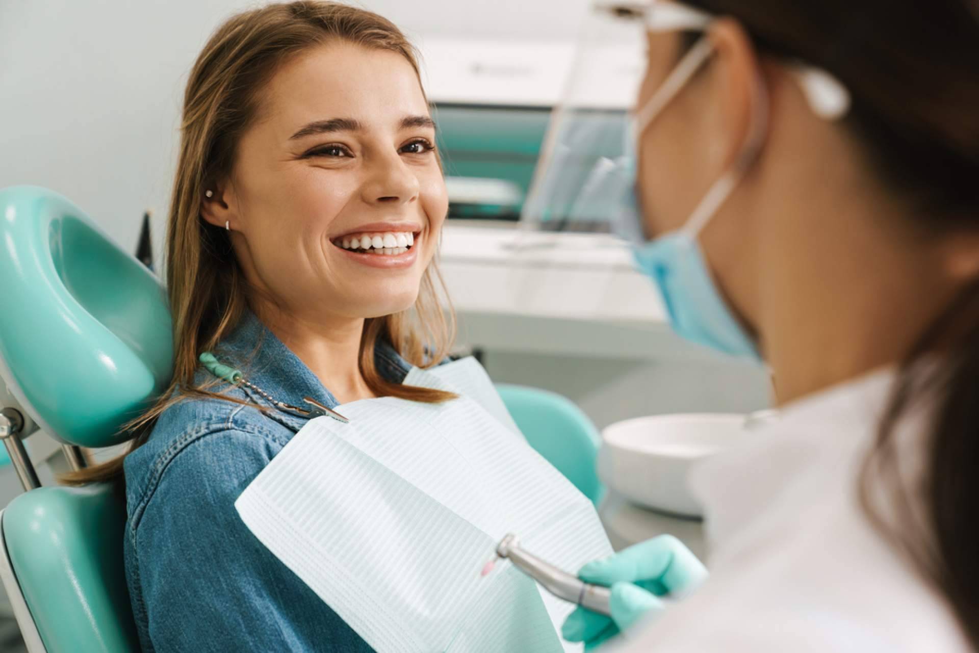 ResidentLive, clínica dental en Madrid con equipo de especialistas en periodoncia