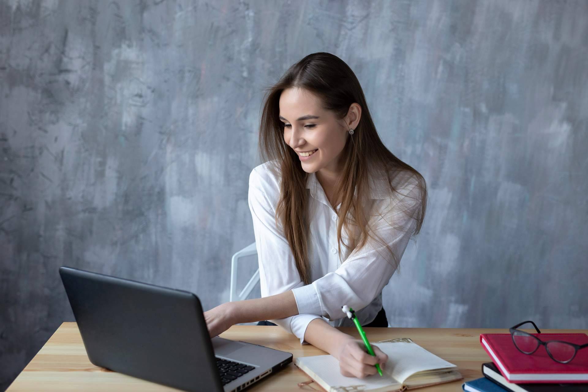 Los beneficios de estudiar intermediación financiera en Surge