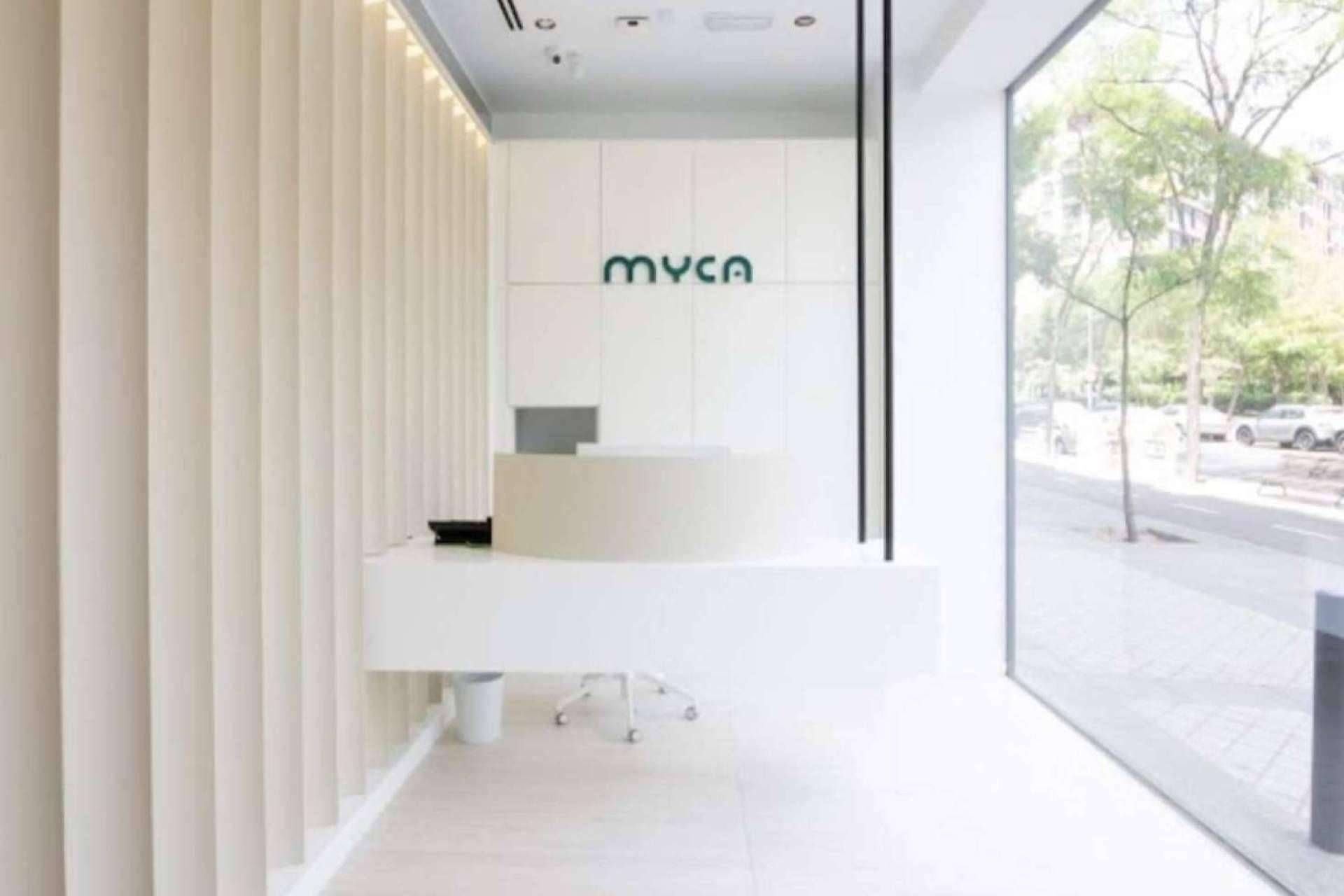 Corregir el apiñamiento dental con los tratamientos de MYCA Clínica Dental