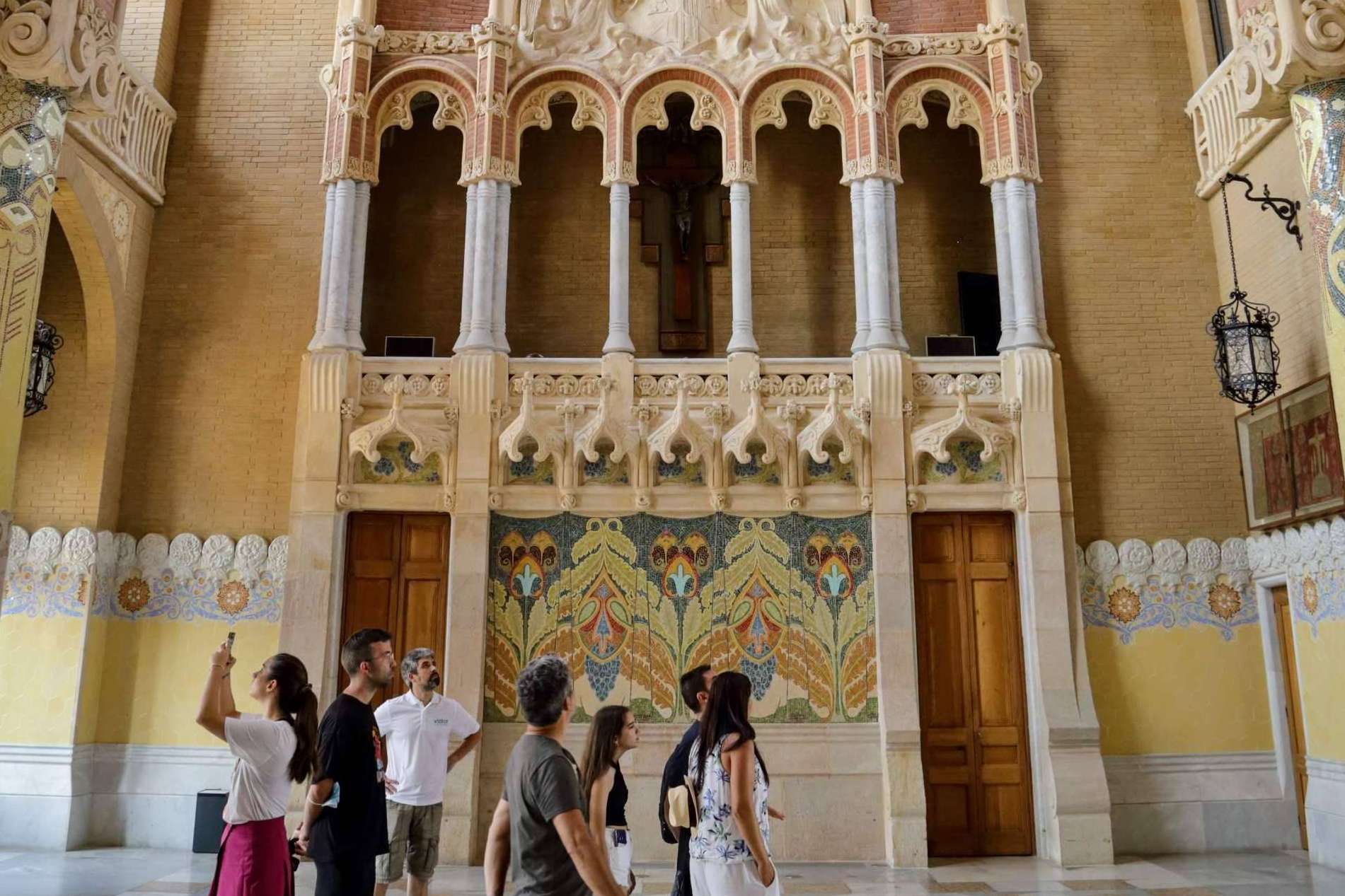 Descubrir uno de los mejores tesoros del Modernismo catalán, el Hospital de Sant Pau de la mano de este tour guiado