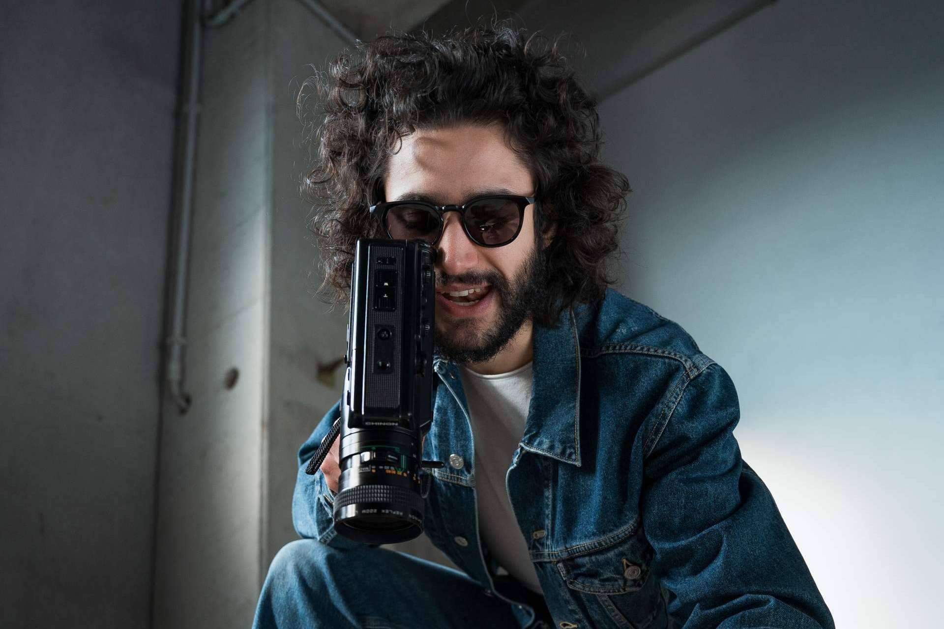 En sus campañas, PORTRAIT destaca las historias de artistas en ascenso y mentes creativas