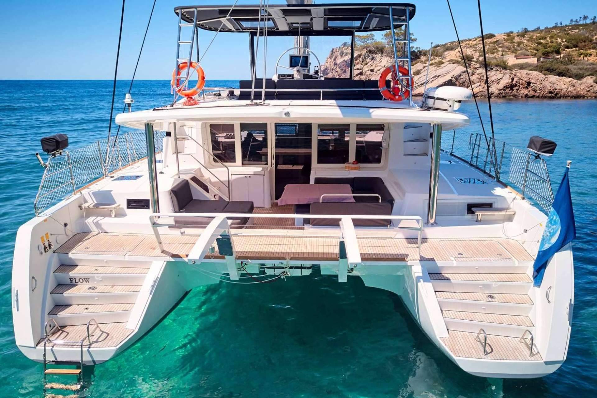 Navega por Ibiza ofrece el alquiler barco semana Ibiza