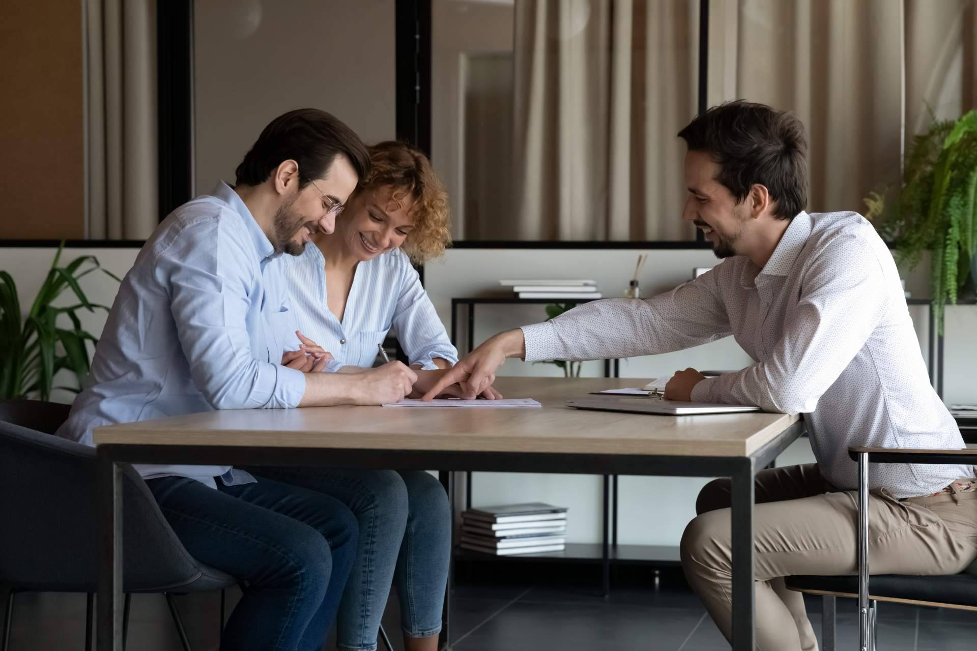 Beneficios de contratar en M&L Consulting a un Agente de la Propiedad Inmobiliaria Colegiado