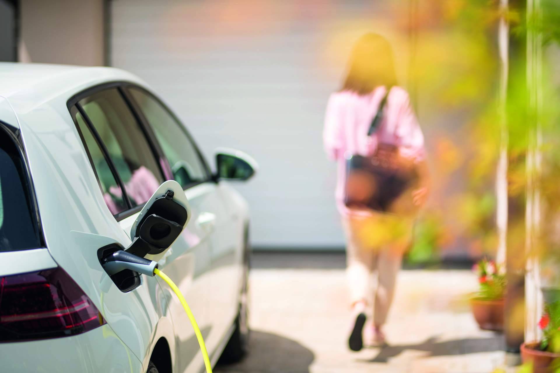 ChargeGuru ofrece una guía que ayuda a escoger el mejor cargador para el vehículo eléctrico