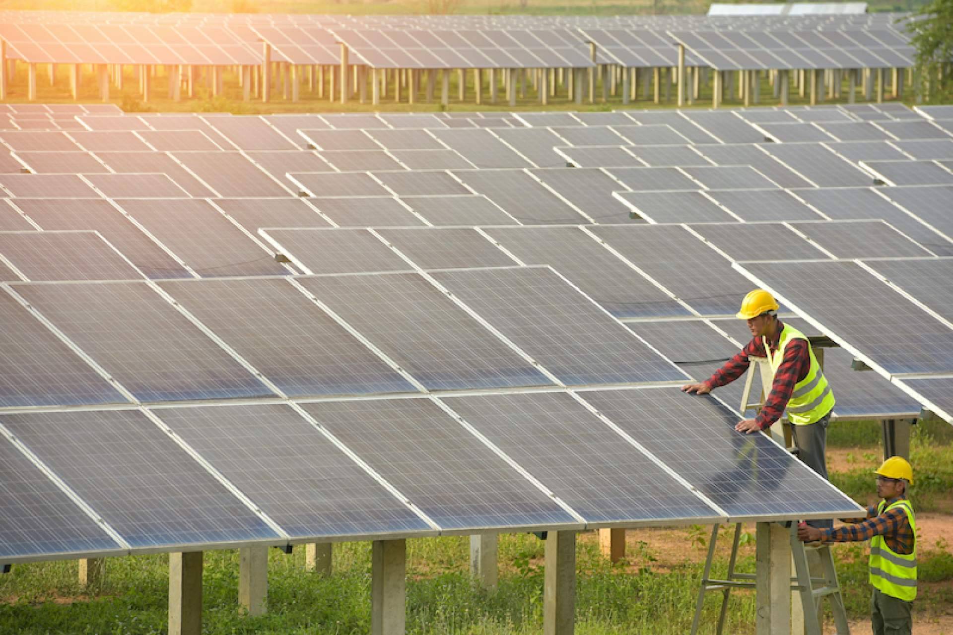 Instaladores de paneles solares, ¿qué buscar y qué evitar?