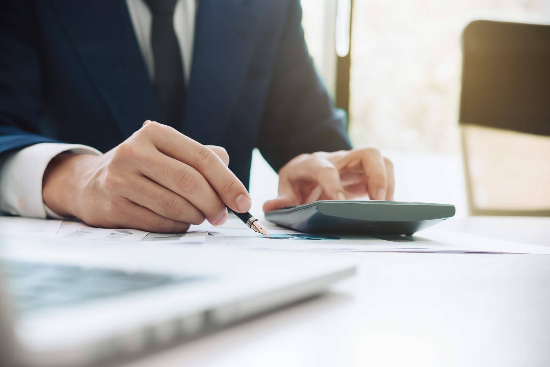 Elegir una empresa de reunificación de deudas con hipoteca, por PréstamoSolución