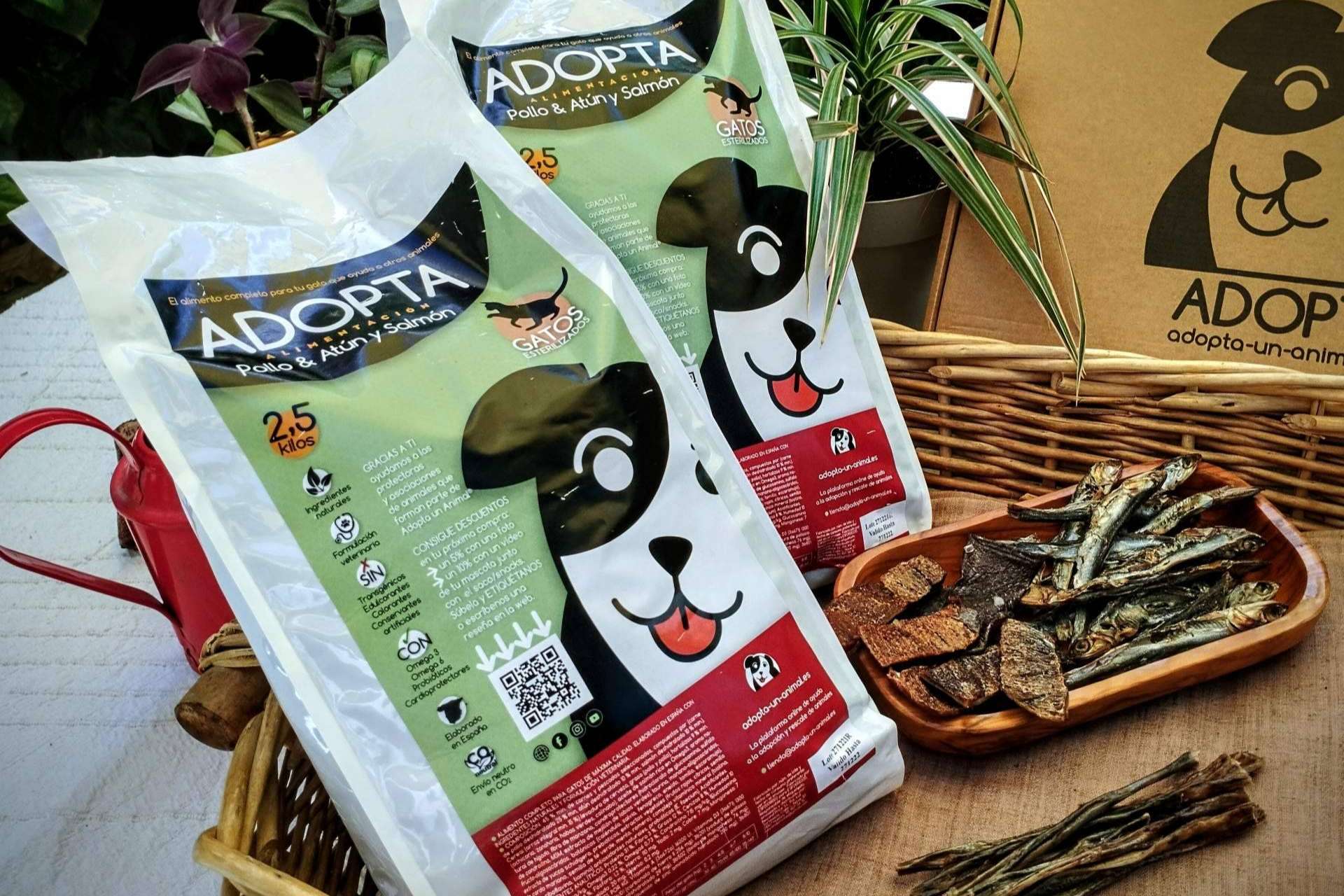 Pienso light para gatos esterilizados, ADOPTA, la elección saludable que ayuda a los animales