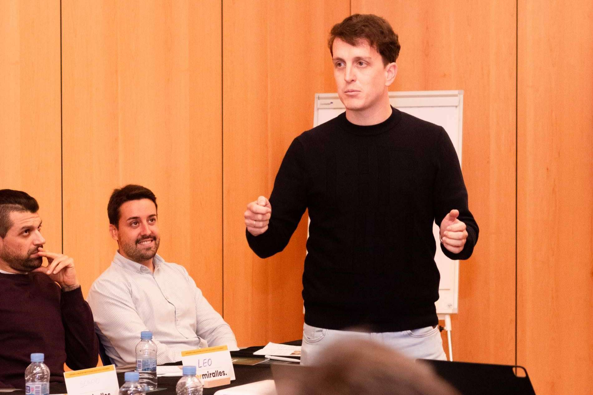 Los talleres presenciales en España para aprender oratoria de Fernando Miralles