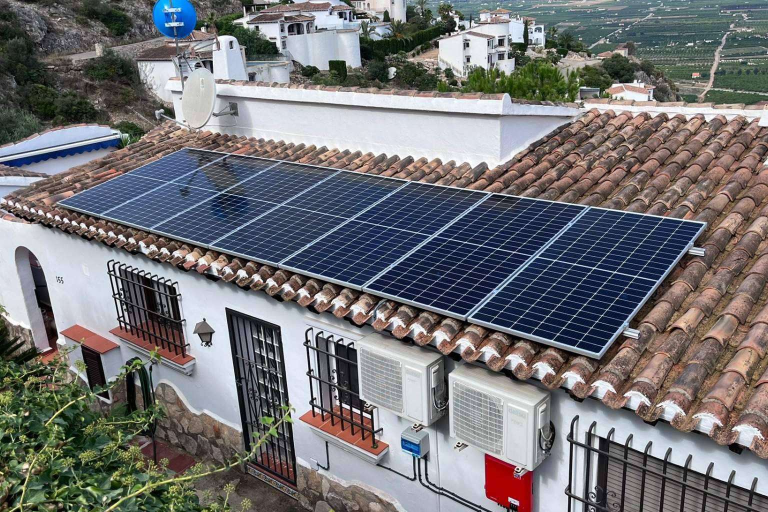 Subvenciones para placas solares, aerotermia y puntos de recarga en Murcia y Alicante, de la mano de Ingeniería Aplicada