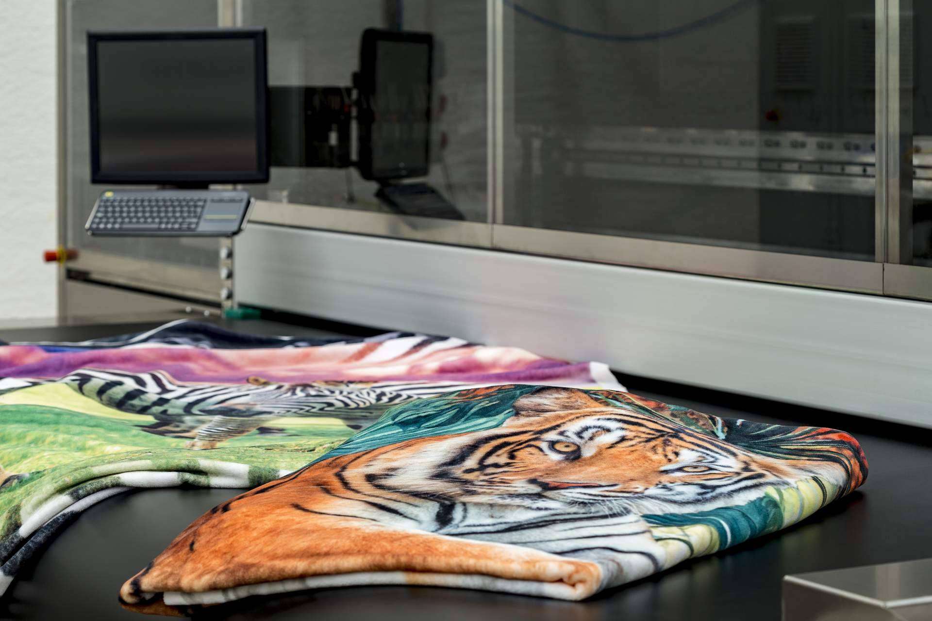 KERAjet y las ventajas de las impresoras para textil con sistema multicabezal