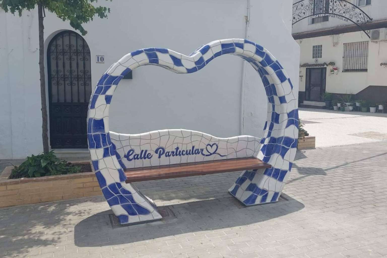 Los artesanos que diseñan las calles a través del mobiliario urbano, MobuArteX