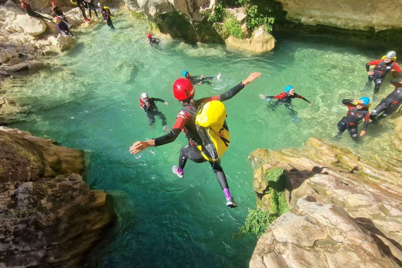 Canyoning Sierra de Guara afirma que hacer barranquismo en Sierra de Guara es una experiencia única