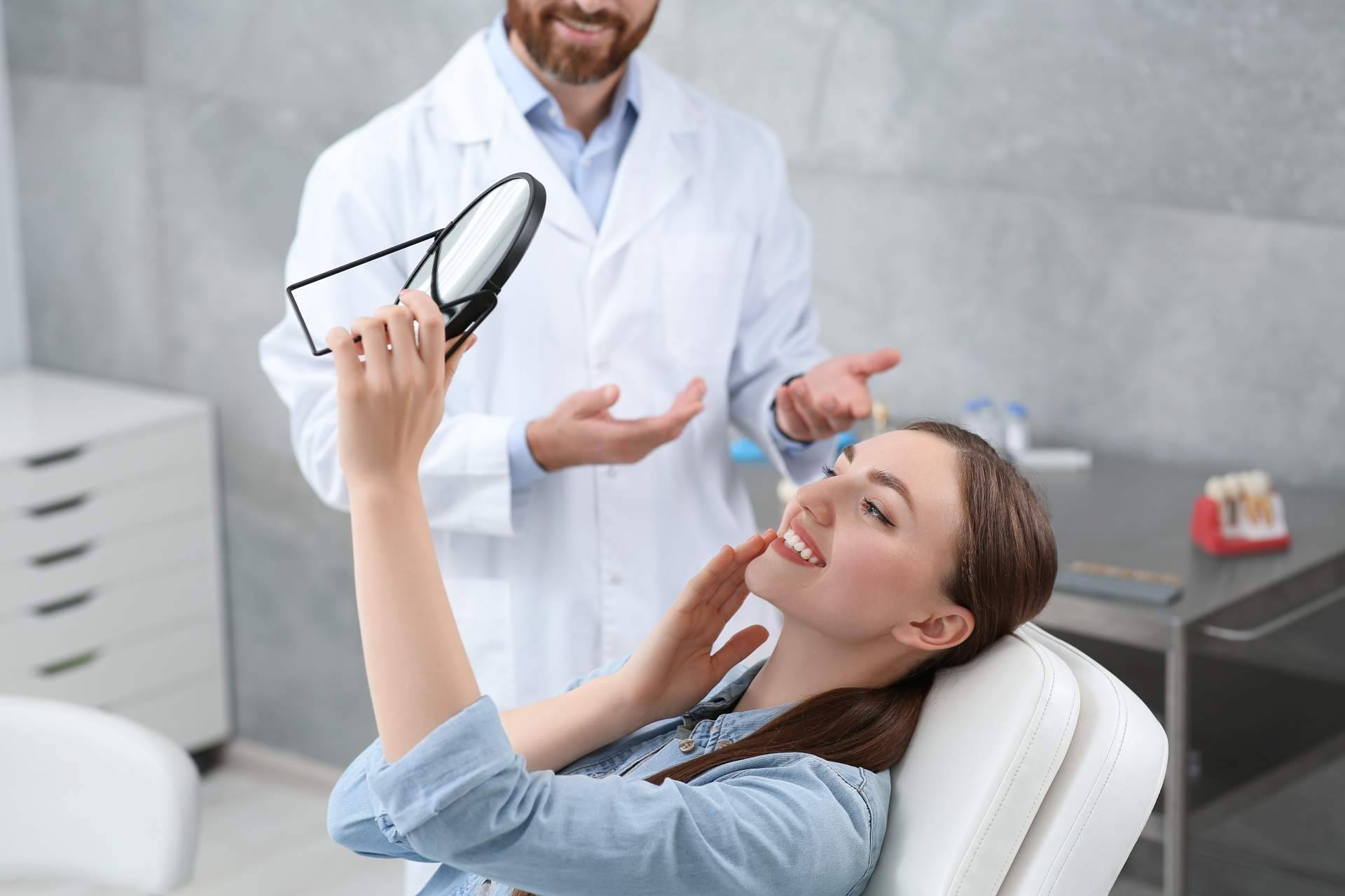 Cambios de hábitos en verano; un aumento en el consumo de azúcares y descuidos en la higiene amenazan la salud bucodental