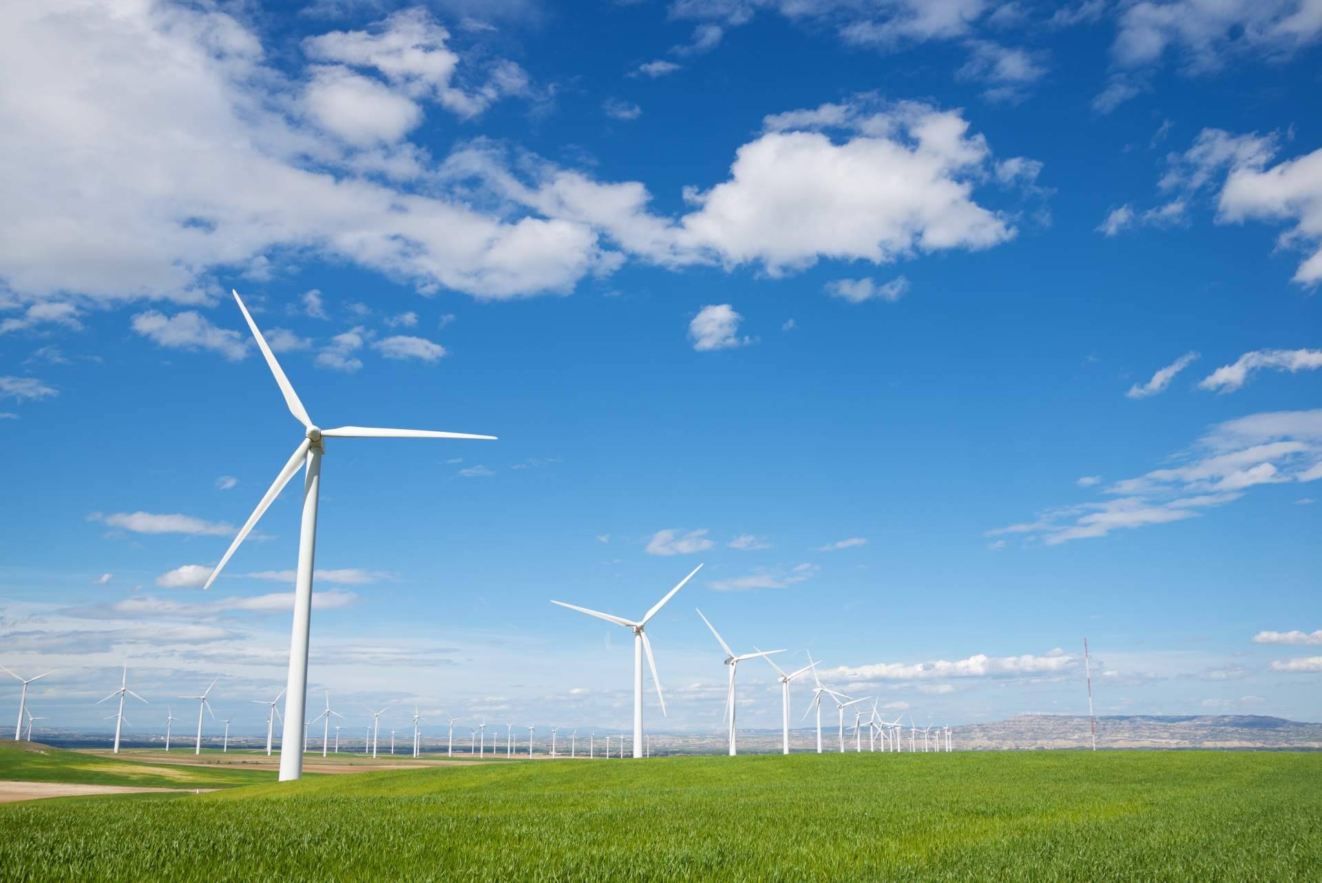 ¿En qué consiste y cómo funciona la energía eólica?, por The Reason Behind