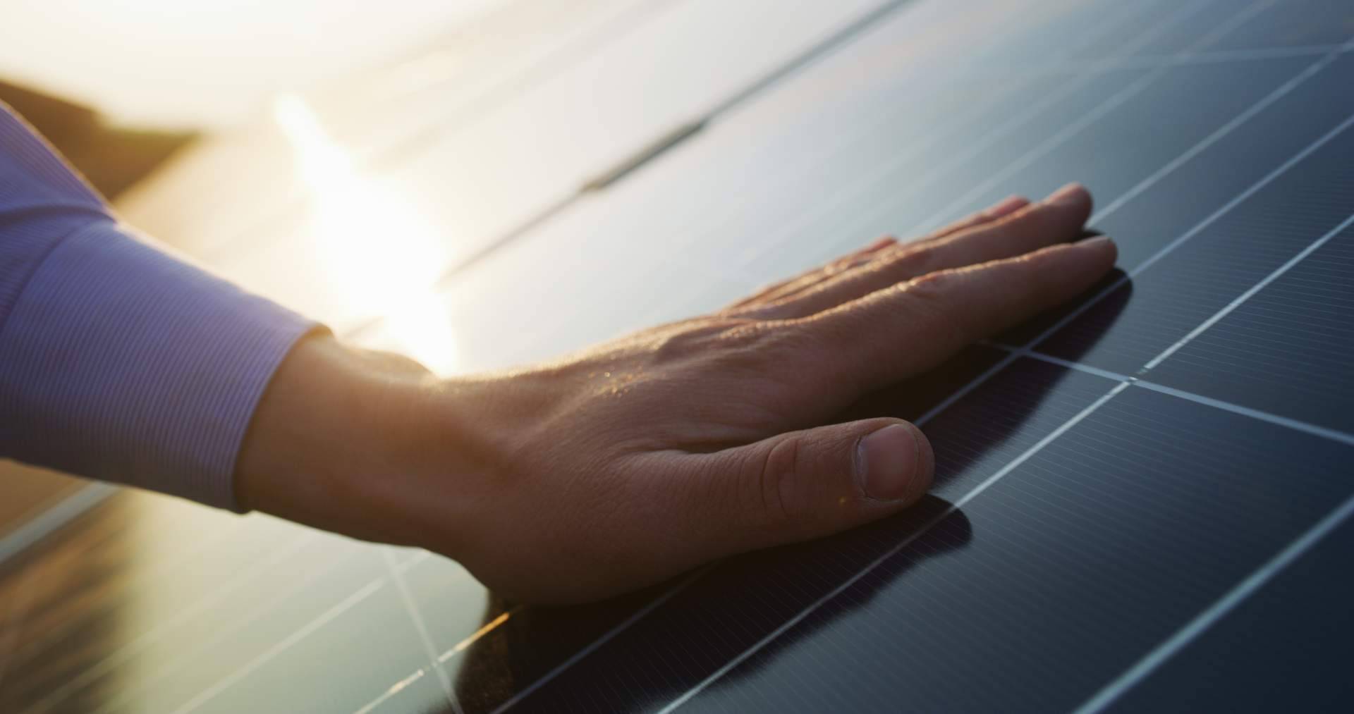 Solar Placa y su apuesta por el aprovechamiento horas de luz del verano para ahorrar más en la factura