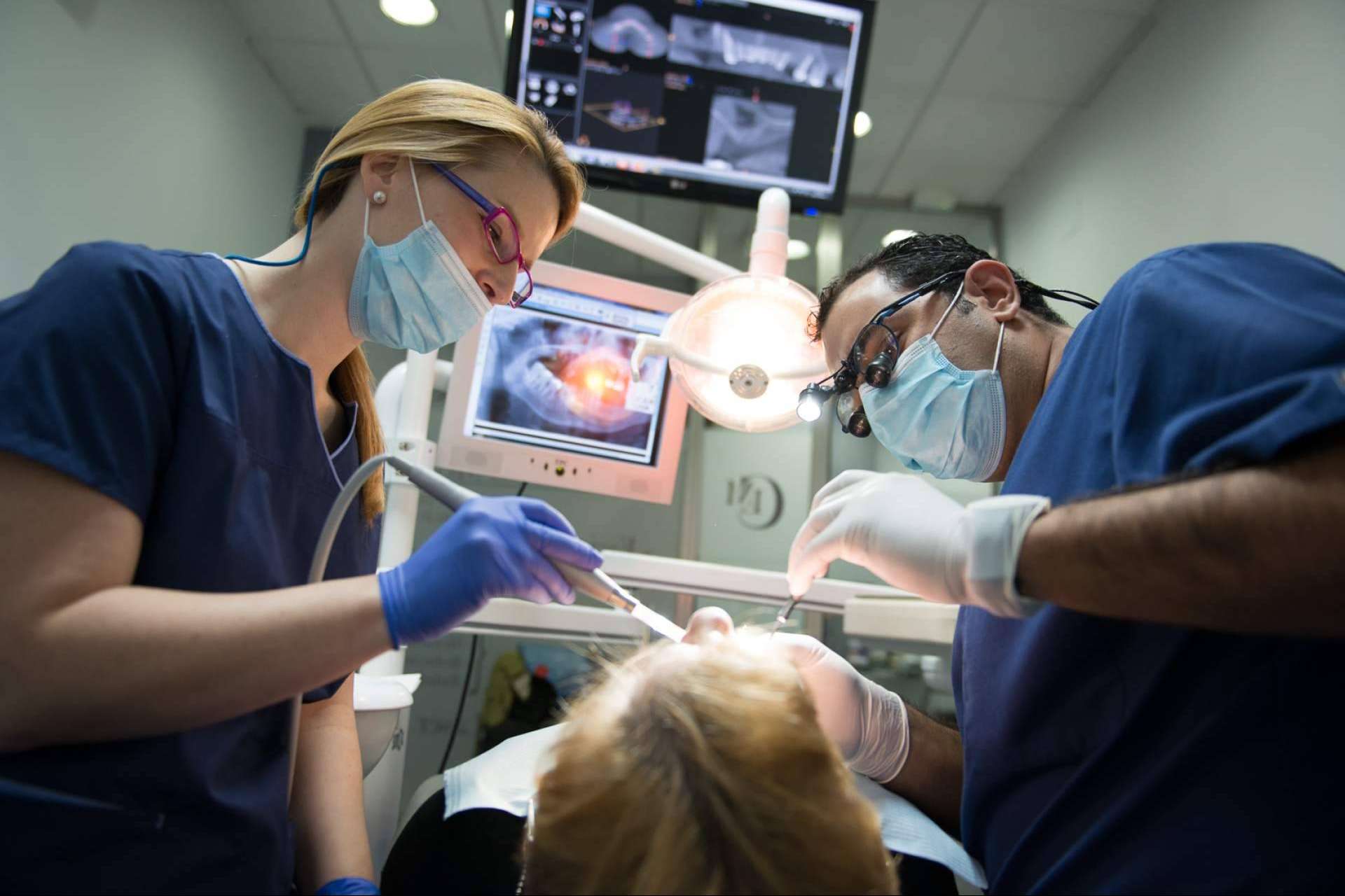 Dental Implantologie y la ortodoncia invisible, un nuevo y avanzado tratamiento para corregir los dientes