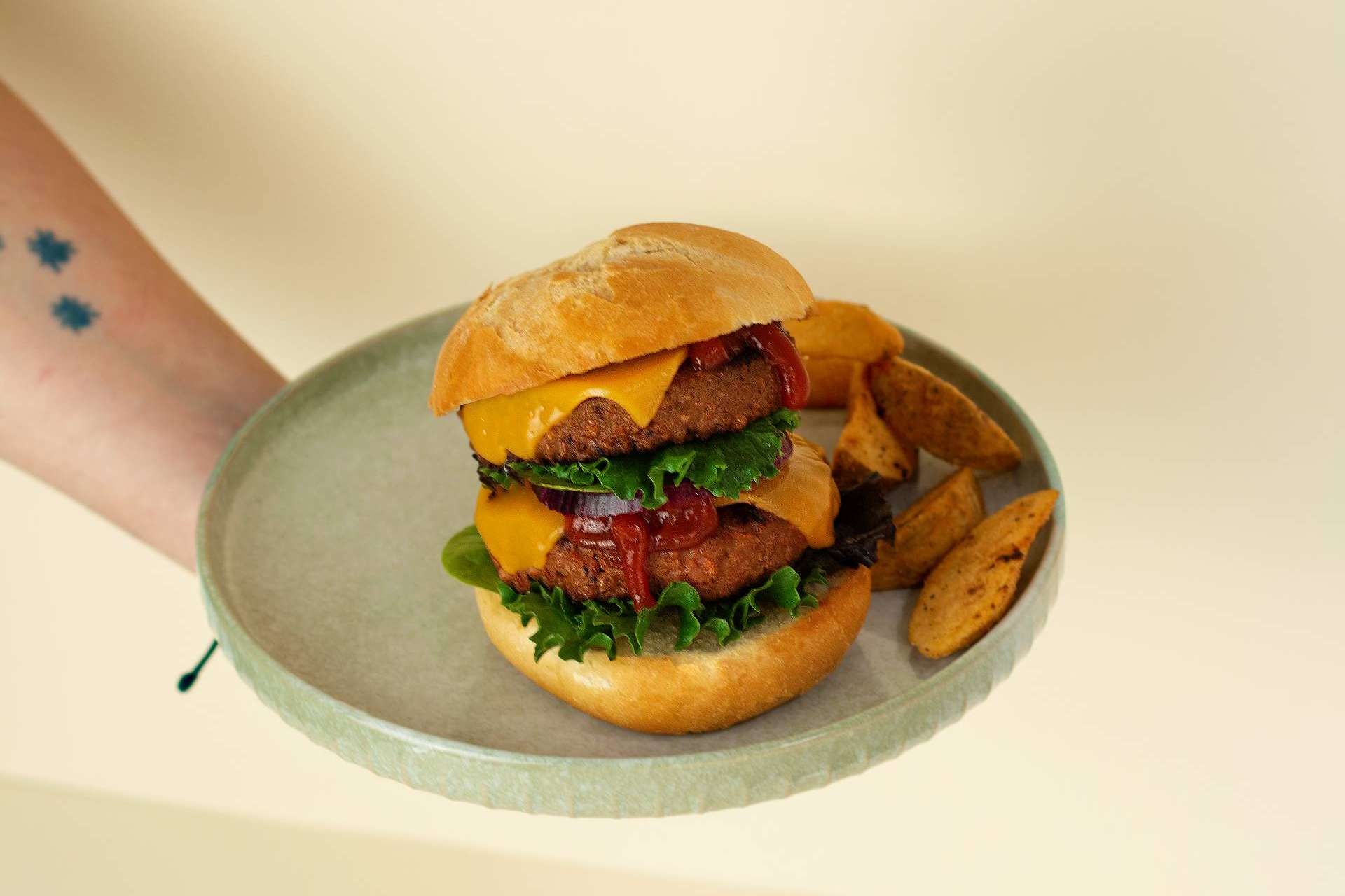 Llega Burger GrinGrin, la nueva hamburguesa estilo carne ideal para hacer en smash