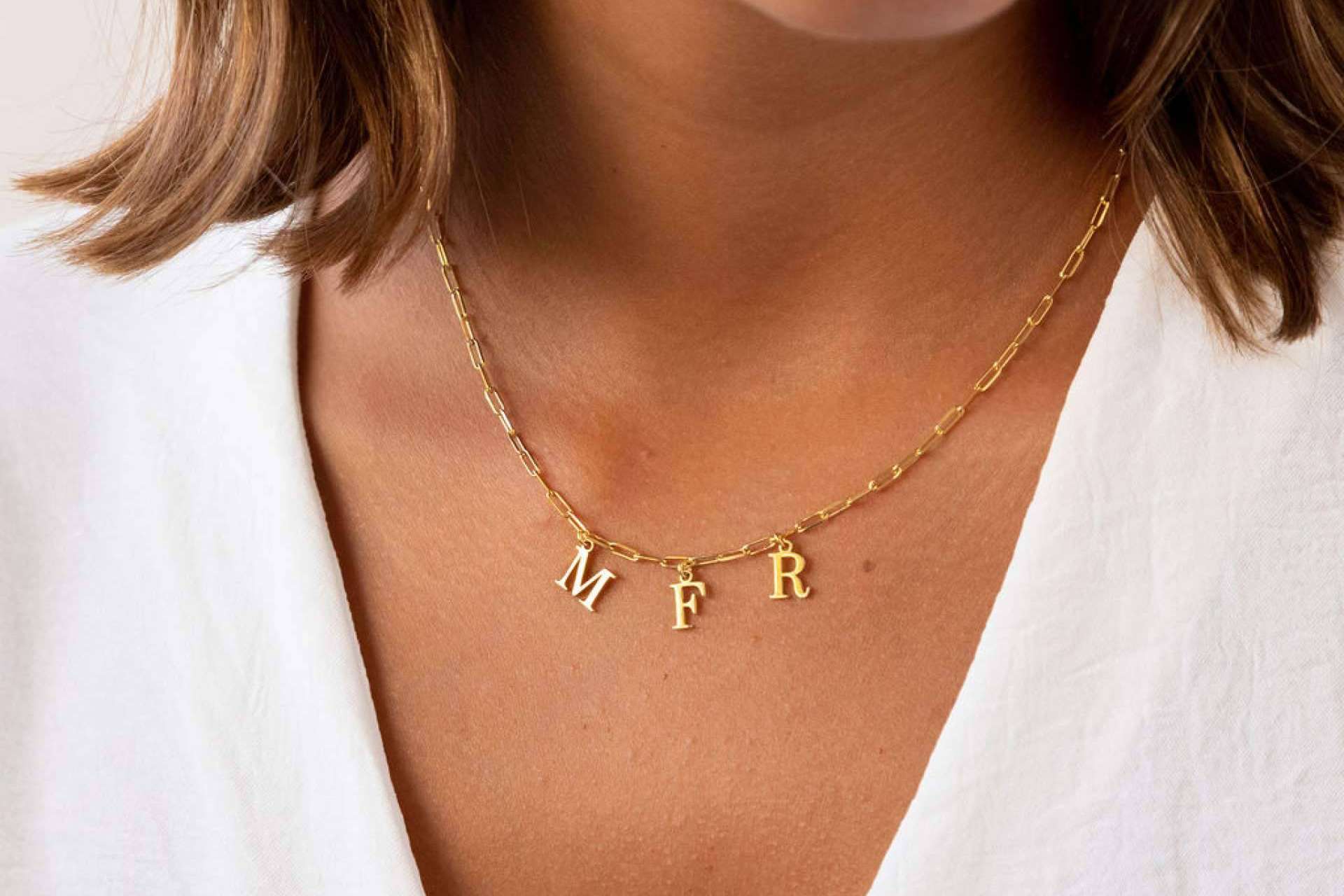 Anitials se suma a las últimas tendencias con su extenso catálogo de collares con iniciales