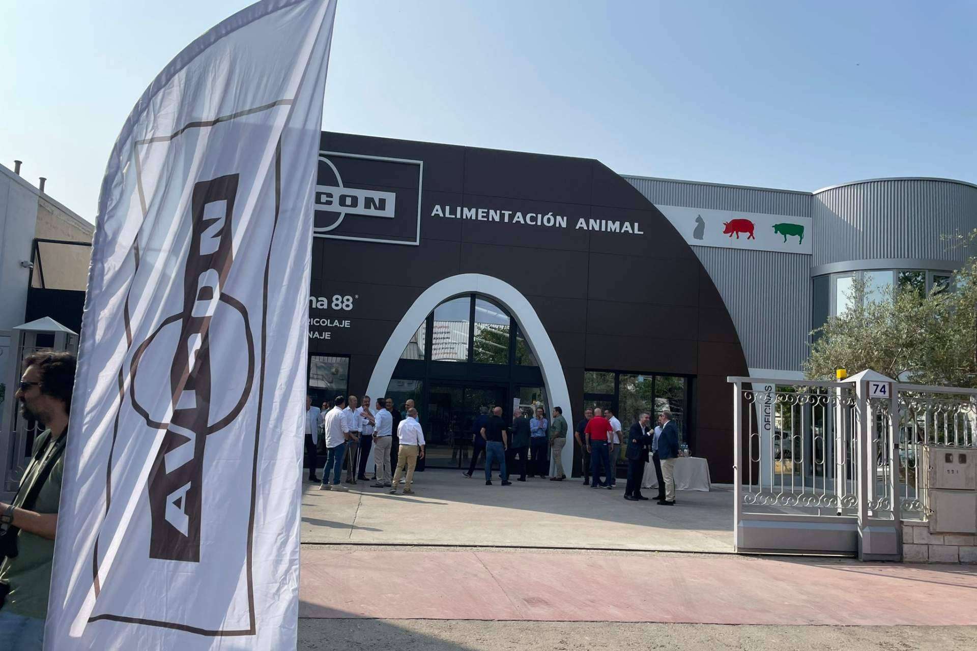 Nueva tienda y almacén de Cooperativa AVICON en Albacete; especialistas en alimentación animal