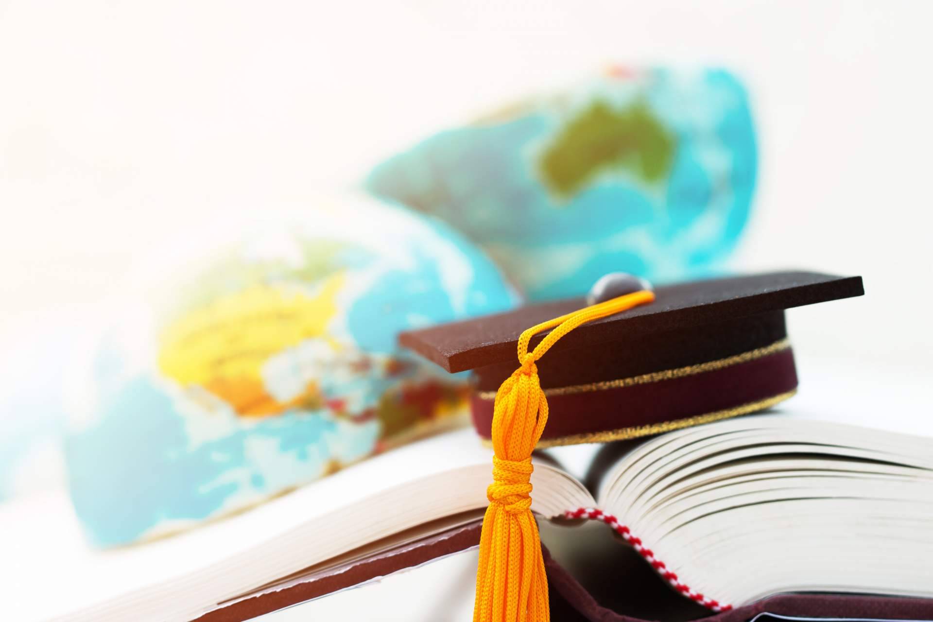 ¿Cuáles son las principales ventajas de estudiar en el extranjero con Constanza Business & Protocol School?
