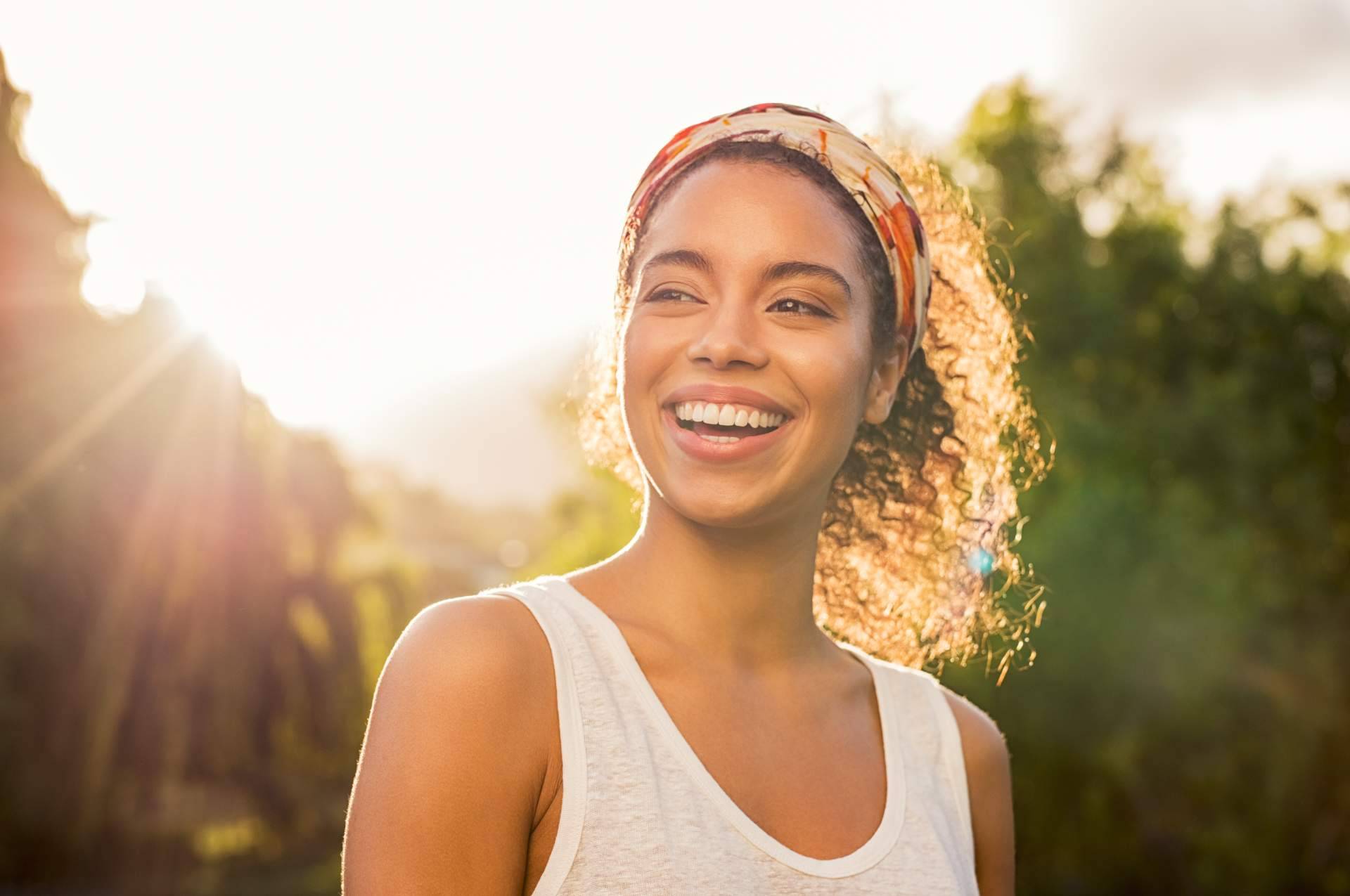 Bañarse y ver bien con Orto K, la solución para cuidar de los ojos este verano