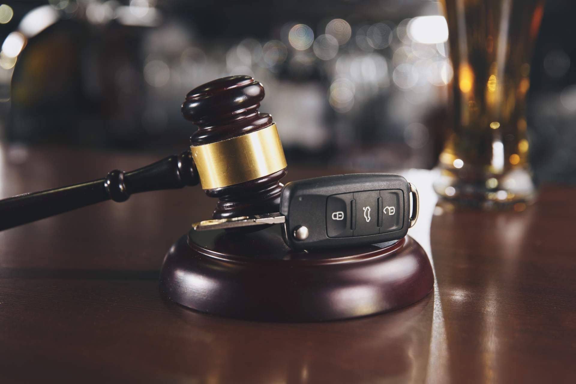 Asesoramiento en casos de delito de alcoholemia con Català Reinón Abogados