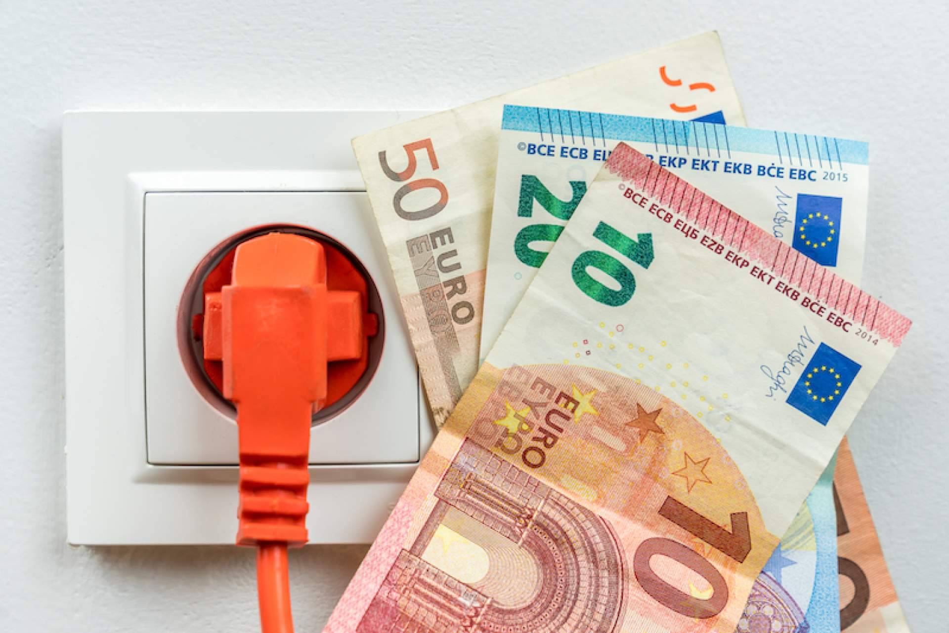 Conocer el sistema automatizado en Twitter que informa sobre el precio luz a todas horas