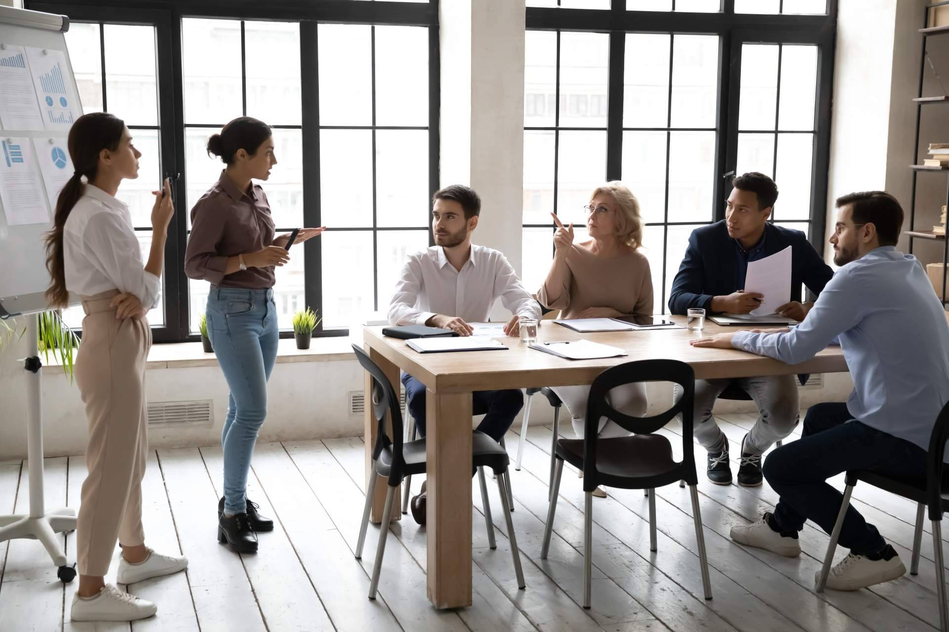 ¿Cómo influye la capacitación de personal en el éxito empresarial?