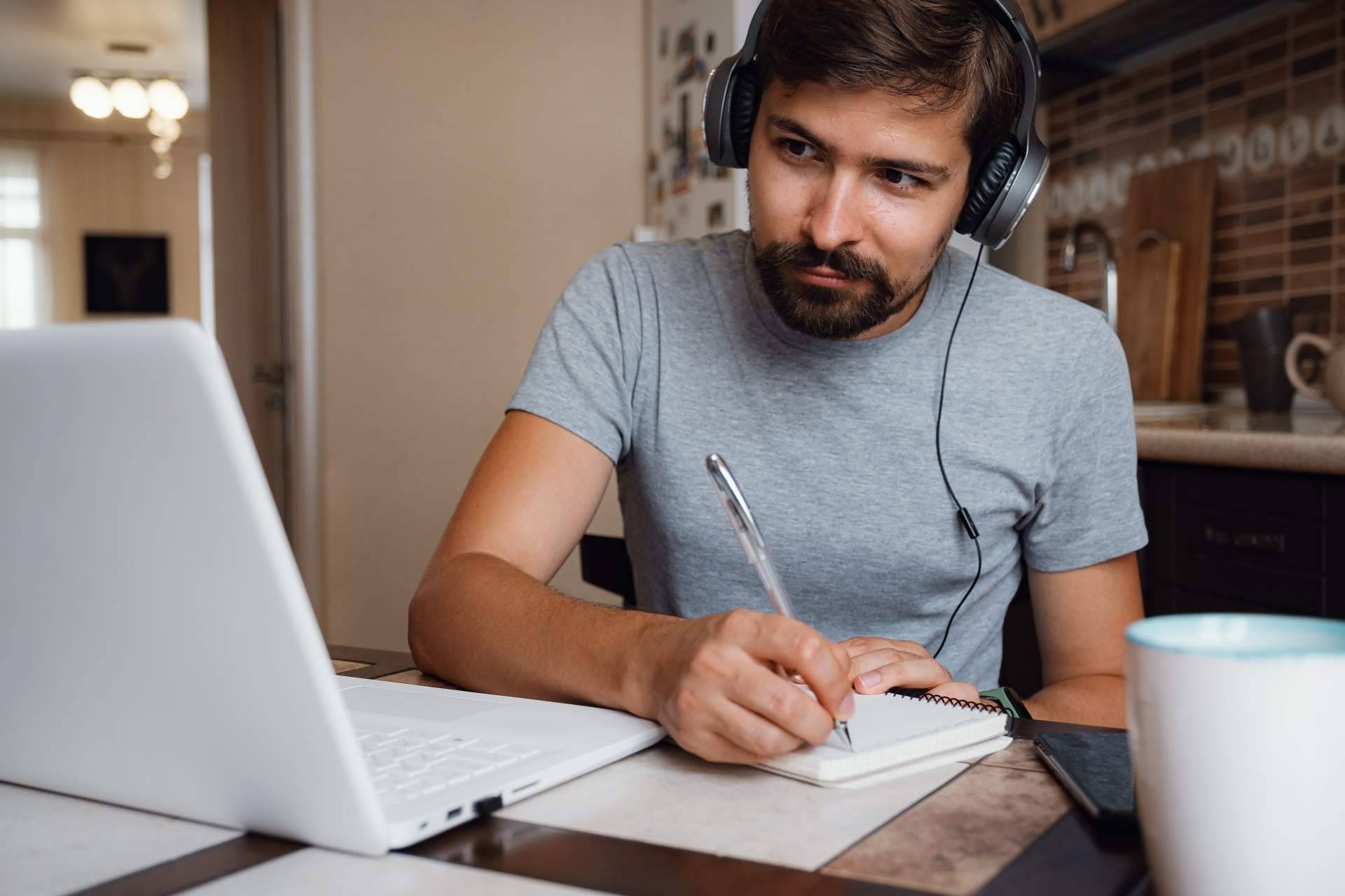 OROC lanza sus tarifas de fibra y móvil económicas y potentes para la vuelta al cole
