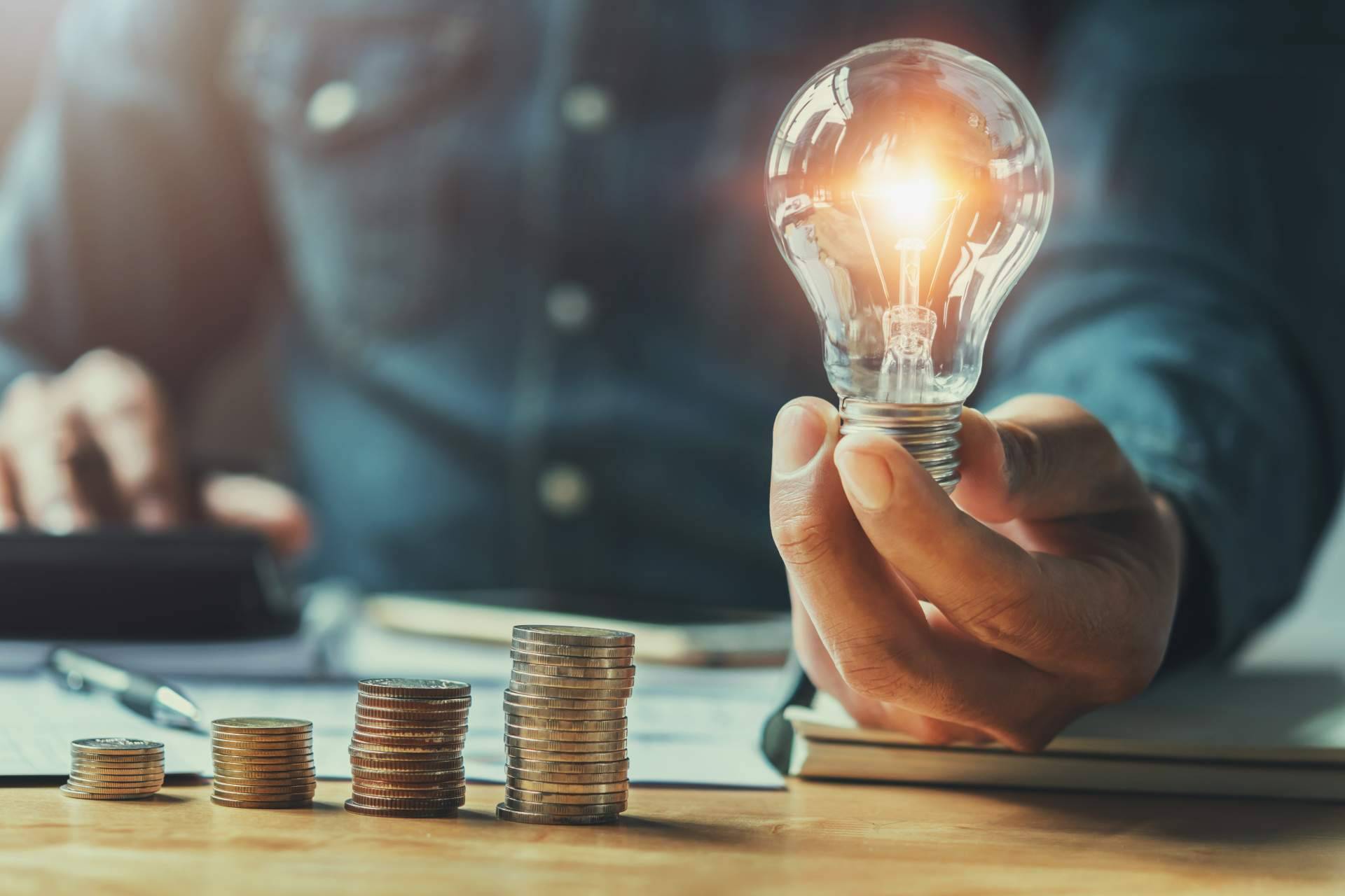 Los clientes pueden ahorrar en sus facturas gracias a la ayuda de Ahorralia