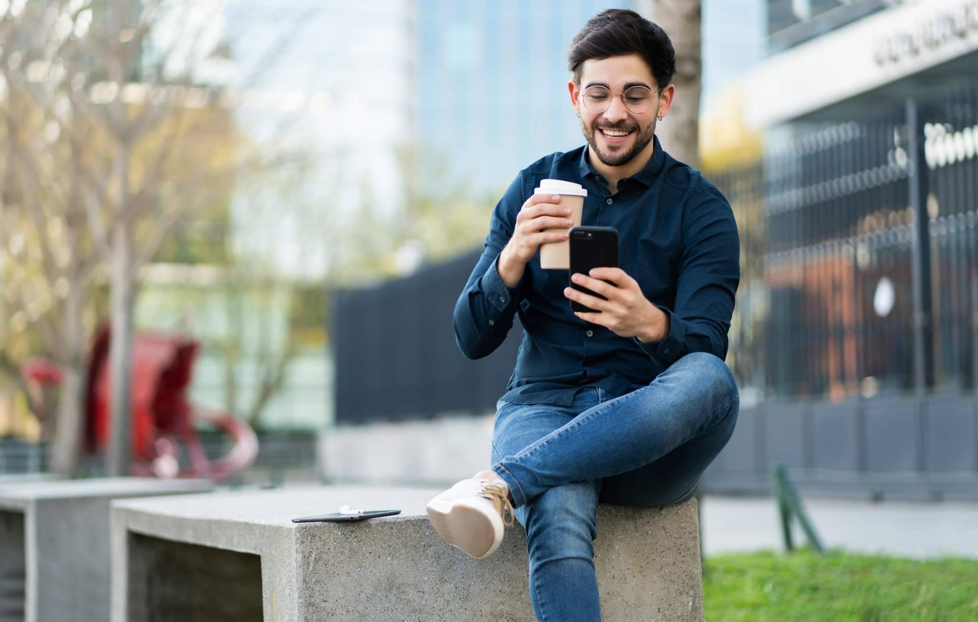 Ommnio, la app que revoluciona la comunicación interna y elimina el uso del teléfono personal en el trabajo