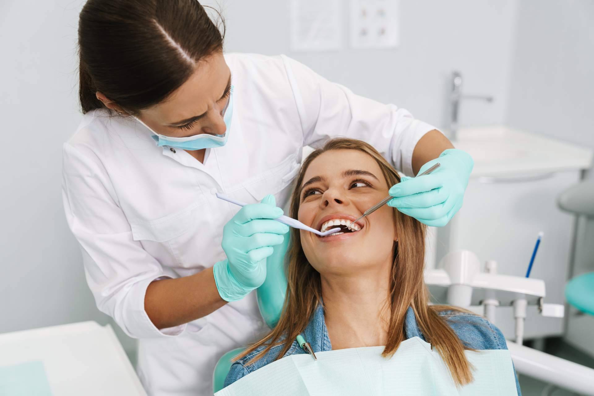 Especialistas en carillas dentales sin tallado para una sonrisa radiante y natural, Carlos Saiz Smile