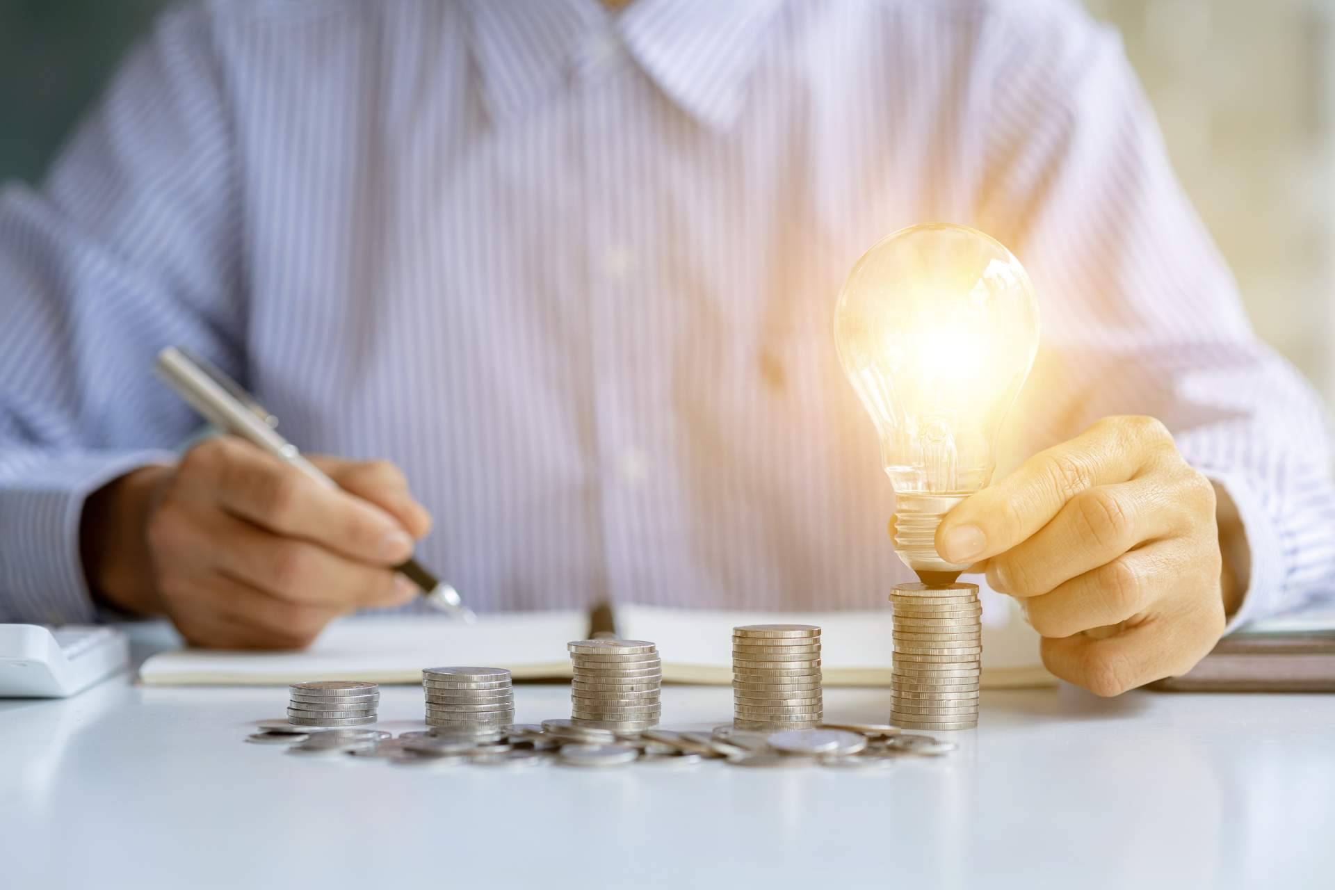 LuzHogar ofrece un servicio de asesoramiento para ahorrar en la factura eléctrica