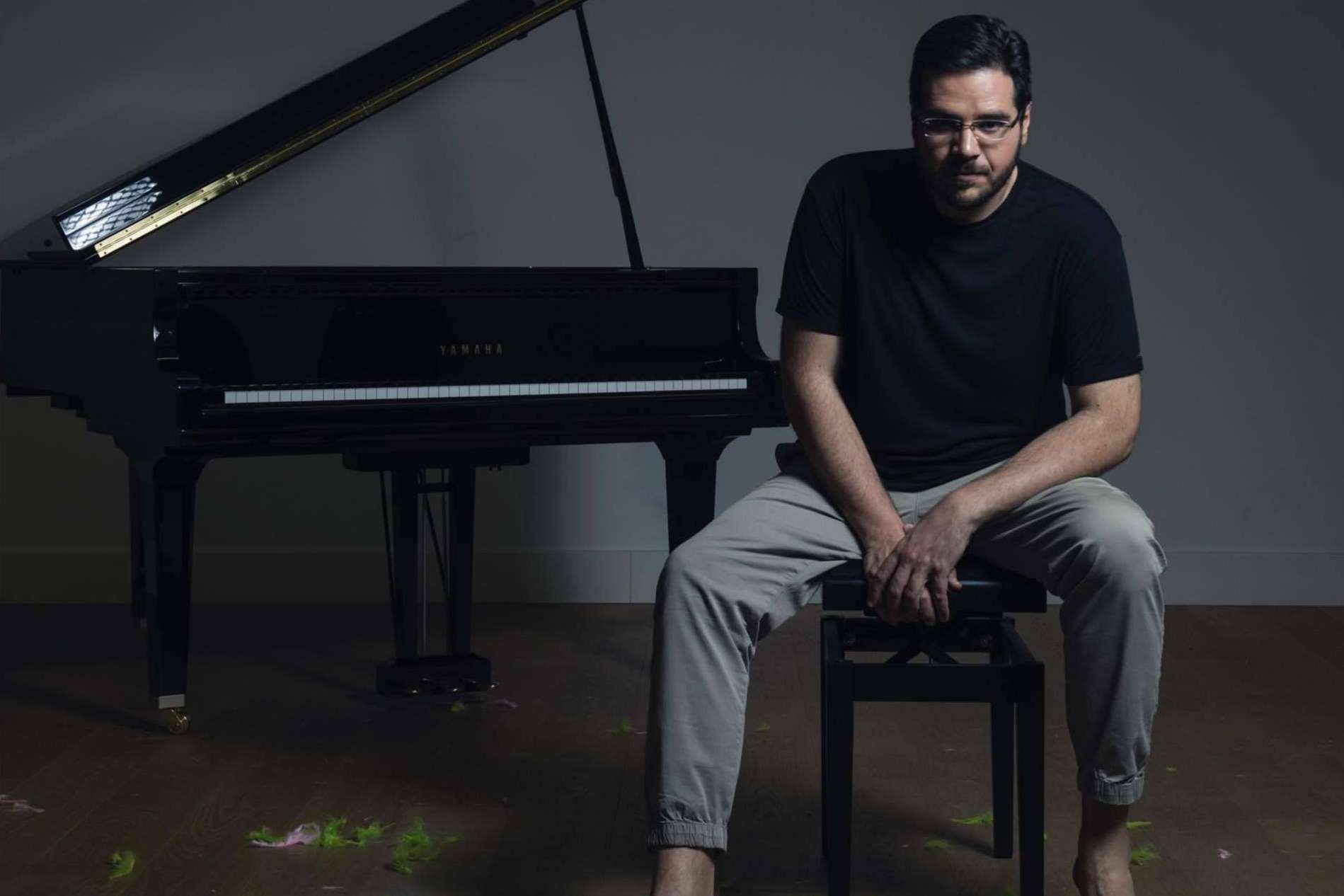 Mongibello Island, el álbum debut del pianista Andre JahJah inspirado en El talento de Mr. Ripley, ya está disponible