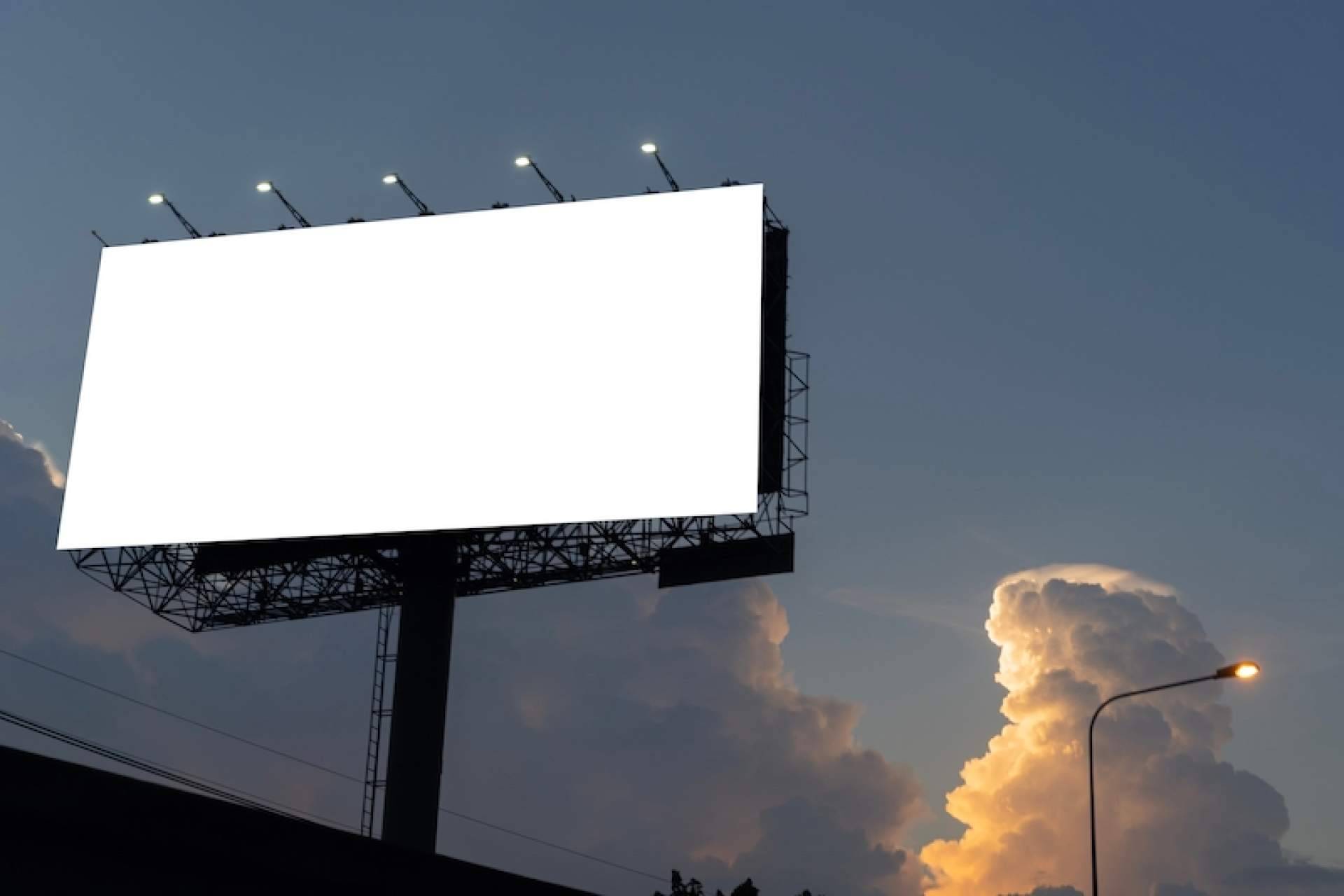 Cuáles son las ventajas de usar vallas publicitarias en Madrid, por Accicast