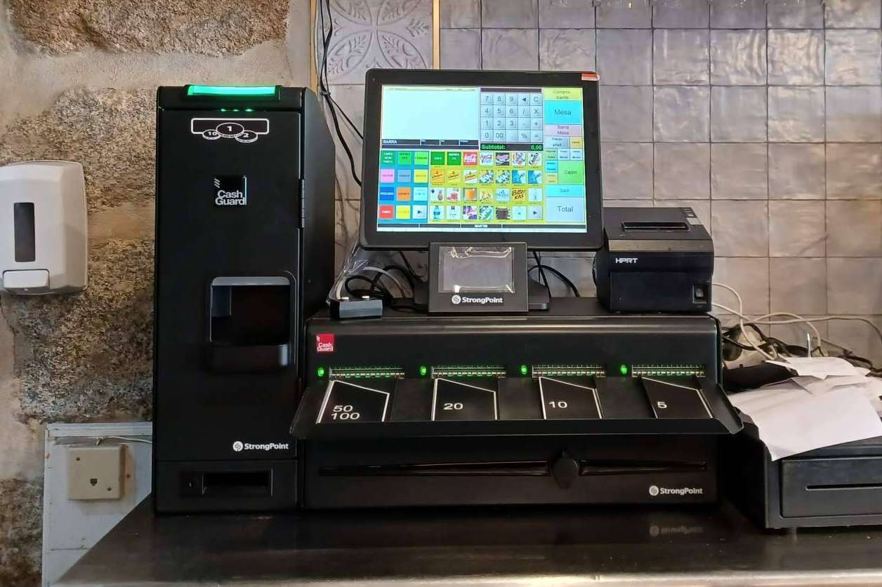 ¿Por qué cada vez más comercios eligen la caja registradora inteligente CashGuard de Telsystem?