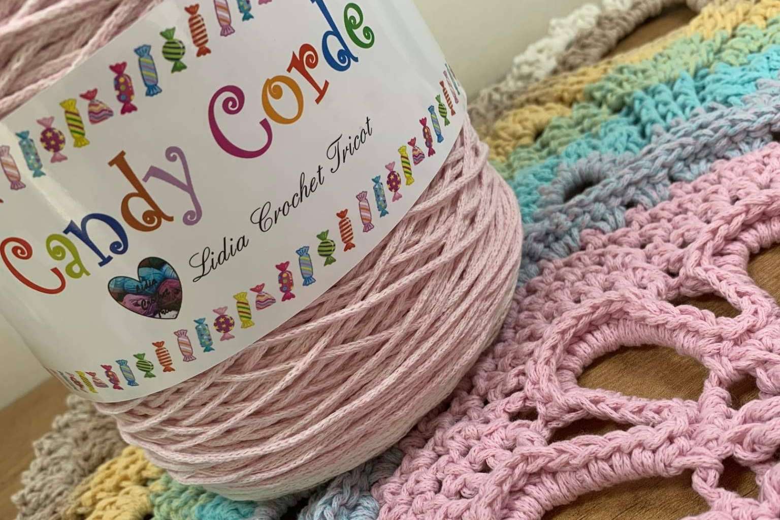 Realizar proyectos de ganchillo en casa con Lidia Crochet Tricot