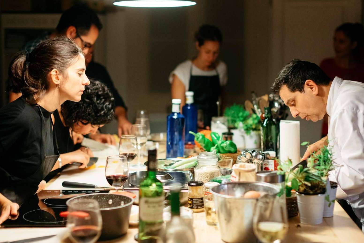 Team building de cocina como evento corporativo para estas Navidades