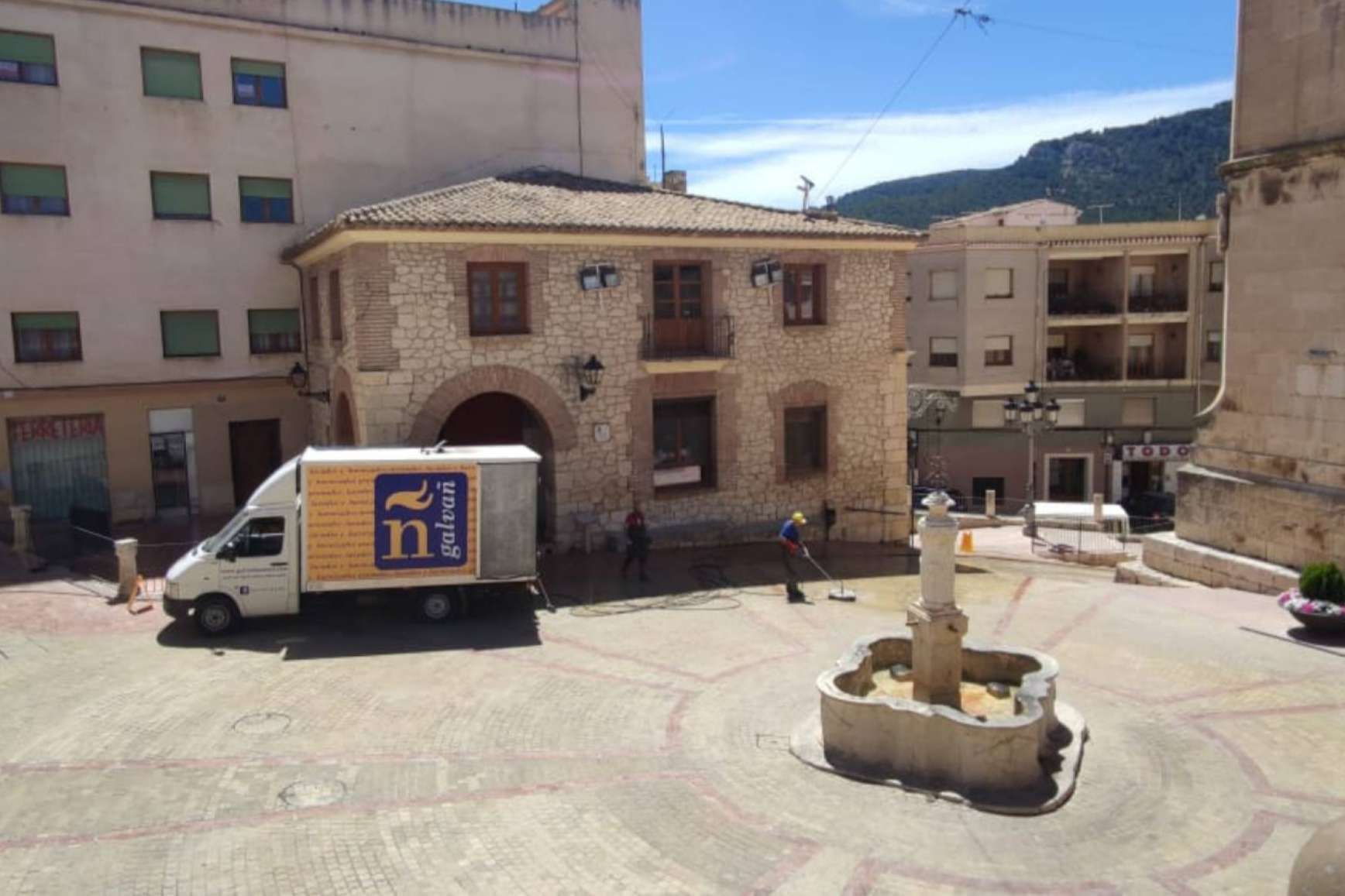 Galvañ Lacados, especialistas en servicios de mantenimiento y limpieza de mobiliario urbano