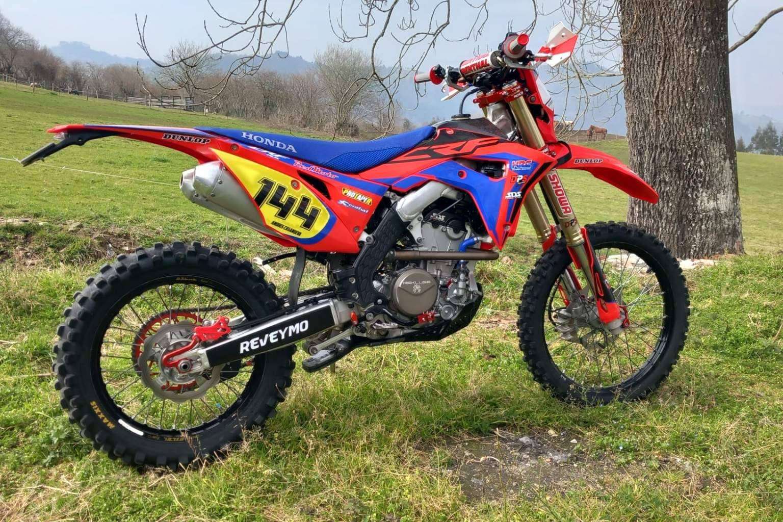 Adhesivos para motos offroad personalizables, en ADHESIVOSEMBARRADOS