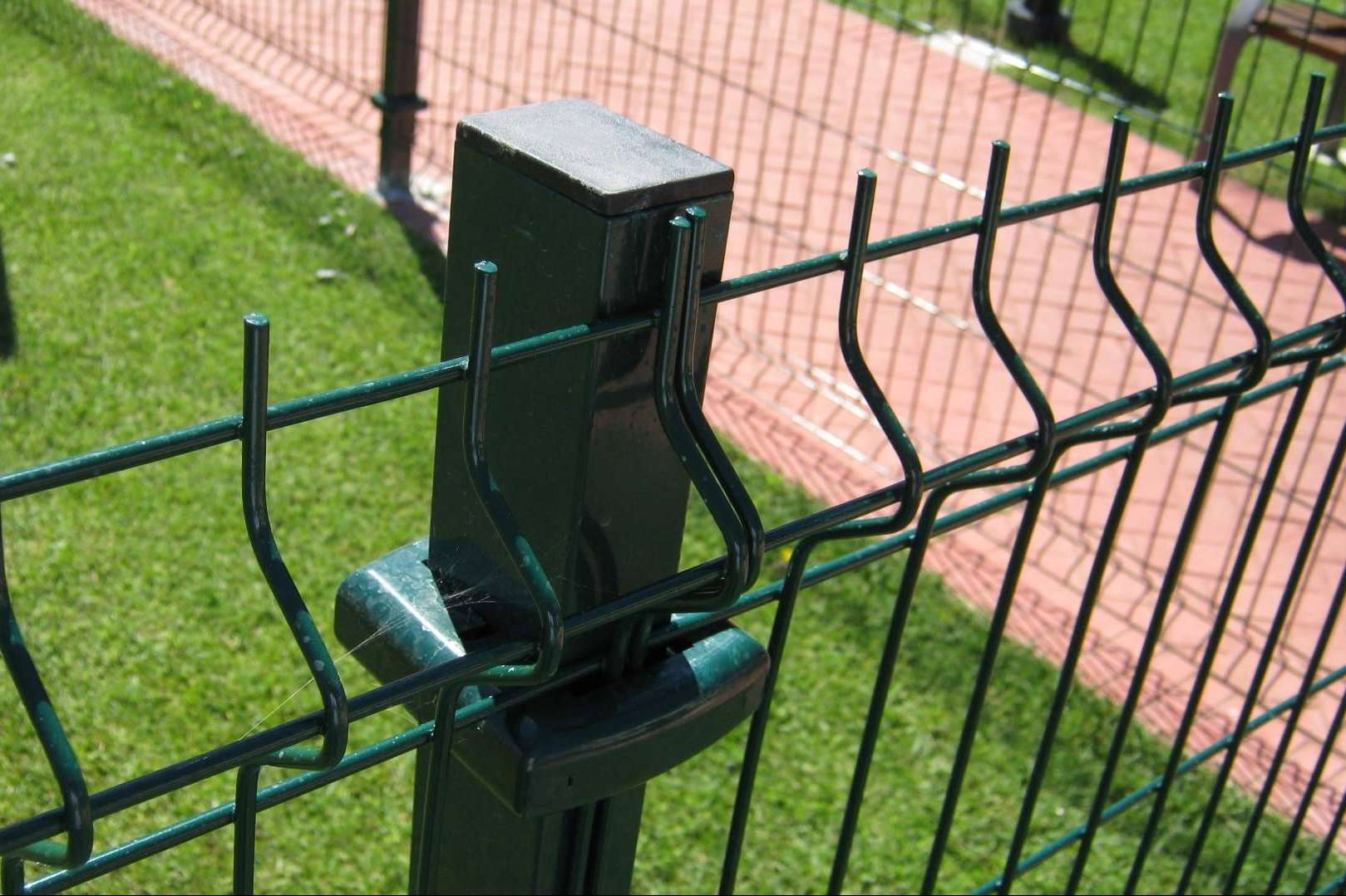 Un referente en vallados metálicos, Securfix, lanza sus puertas mallazo