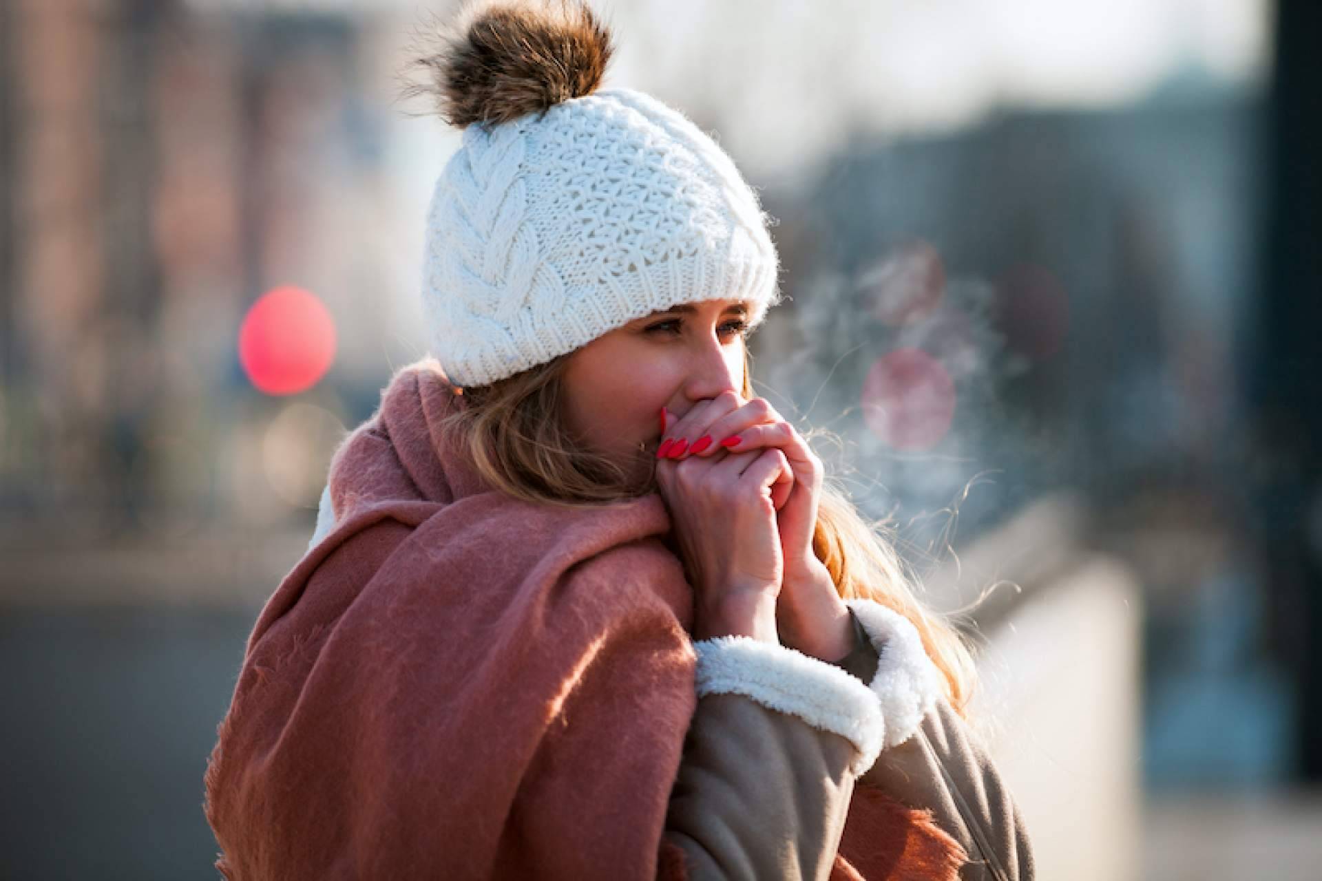 Cómo combatir la humedad en invierno en el cabello con el alisado brasileño de VegLiss