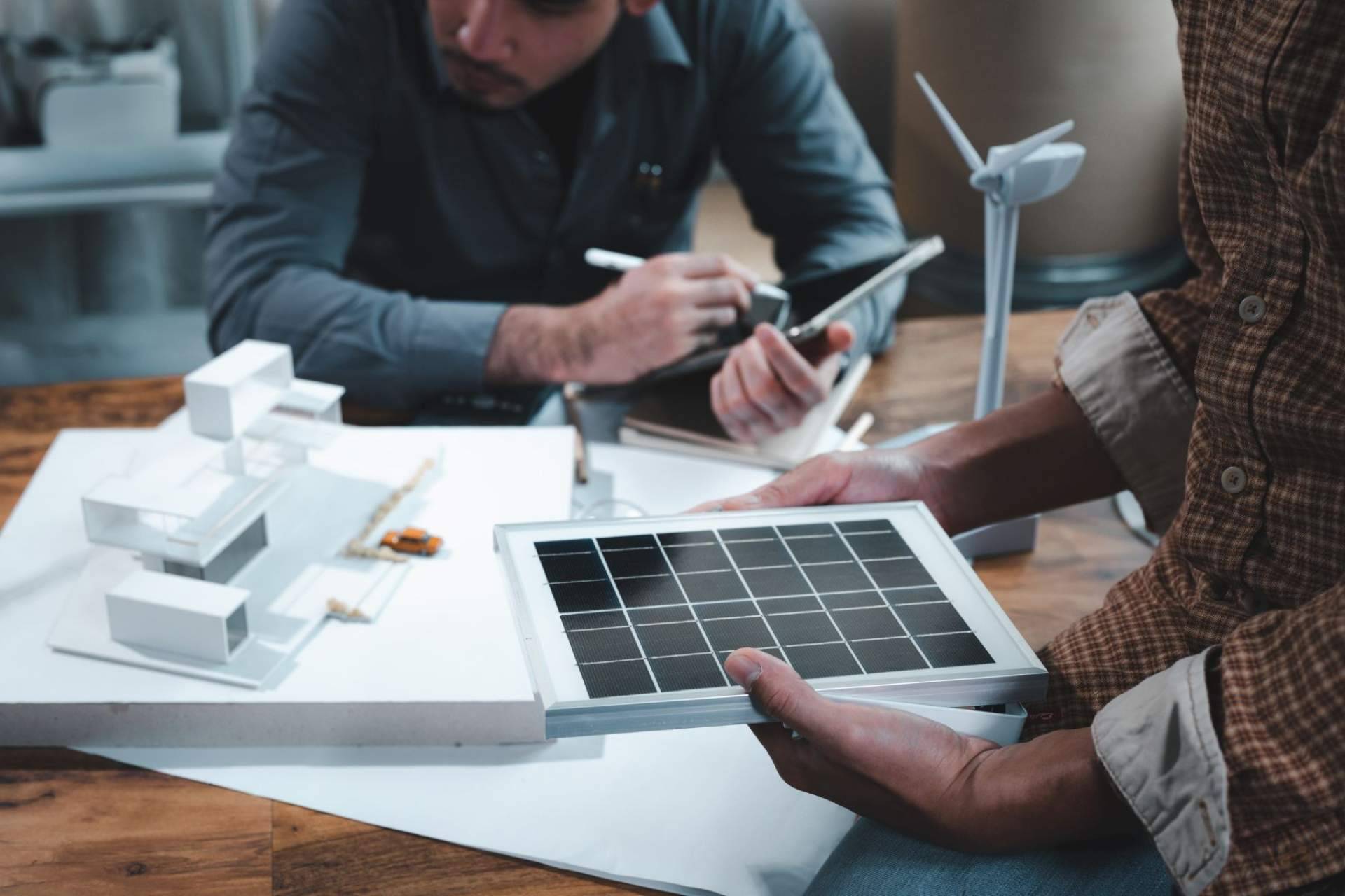 Elegir de forma adecuada la asesoría energética para un negocio, con la ayuda de LuzHogar