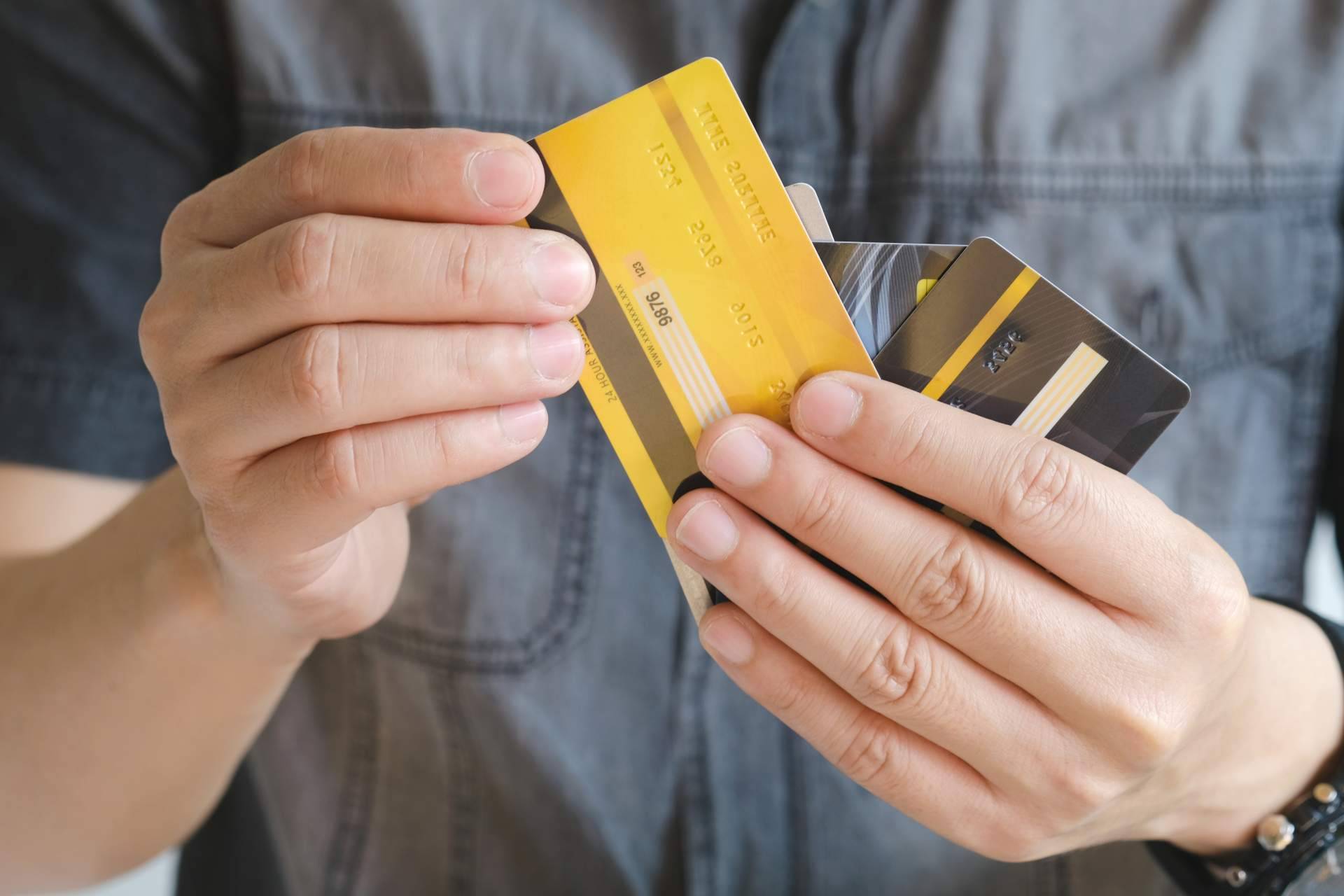 Emisión instantánea de tarjetas de crédito con AK Digital