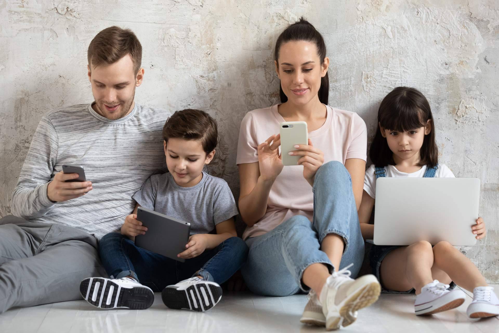 OROC ofrece esta irresistible oferta para el Black Friday; internet y móvil con regalo de televisión