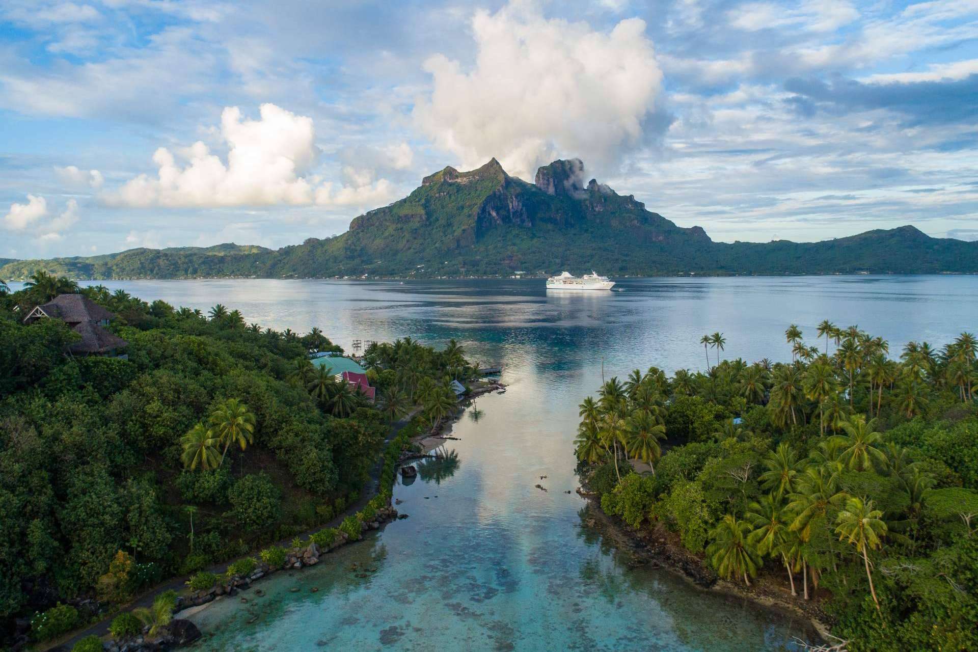 Nuevos viajes para 2025 por Oceanía, Indonesia y Melanesia, con Paul Gauguin Cruises