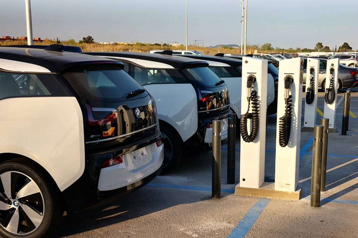 Sixt Rent a Car y EVcharge se unen para la gestión de puntos de recarga