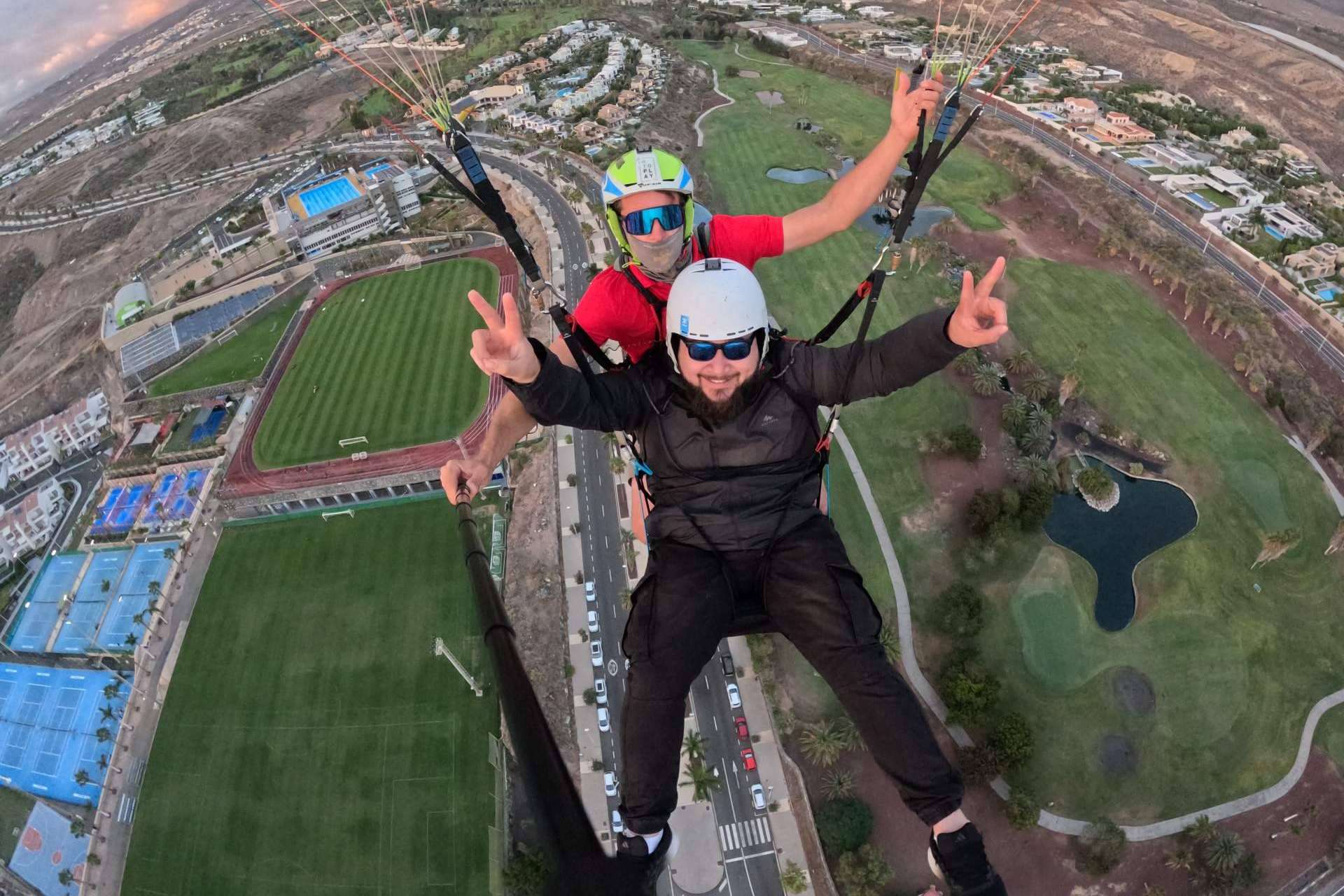Vivir la experiencia de vuelo en parapente con Tenerfly